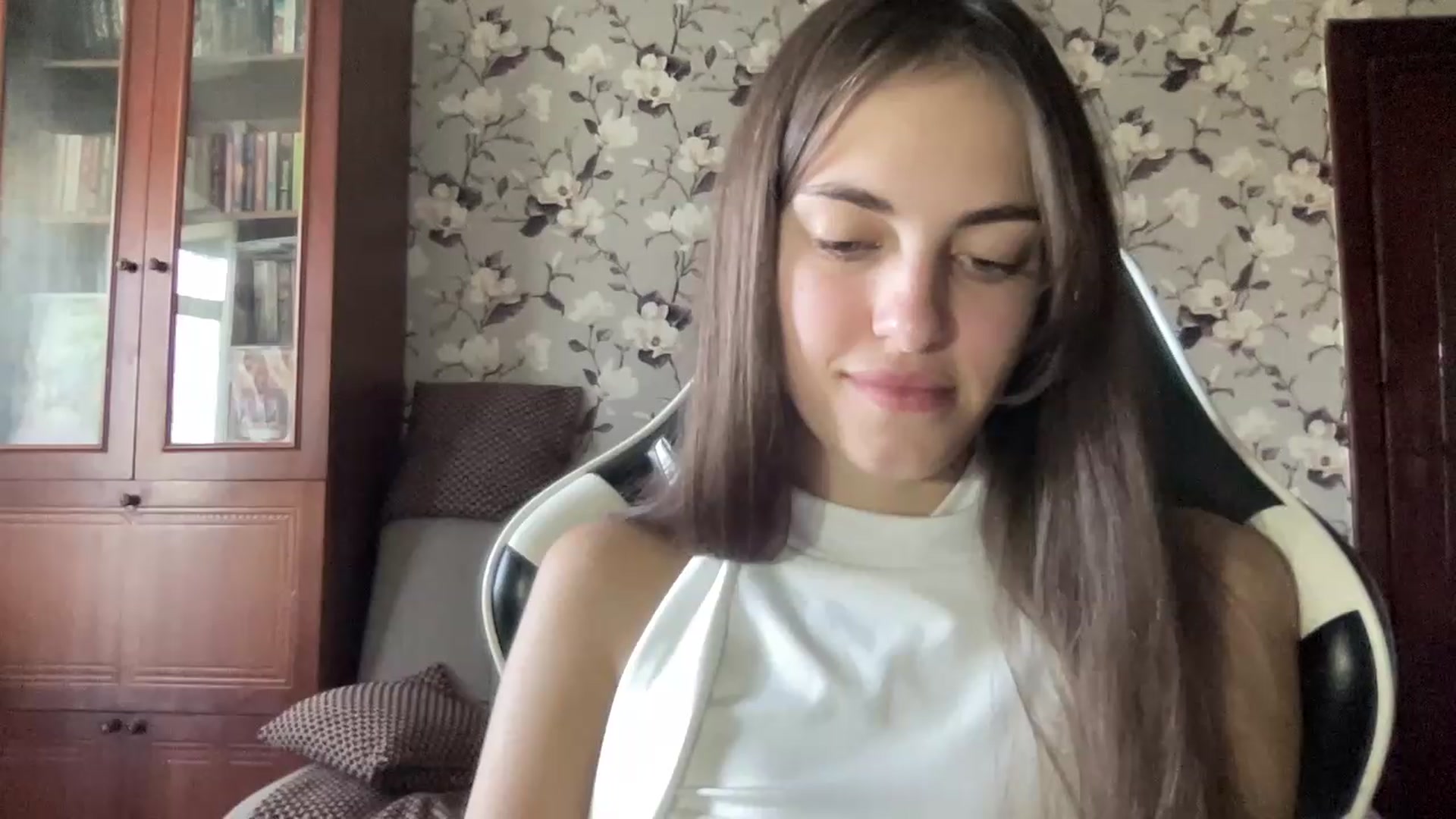 Gallery image thumbnail from Dashamoxy's myfreecams stream on, 09/04/2026, 12:02 image 20 of 20