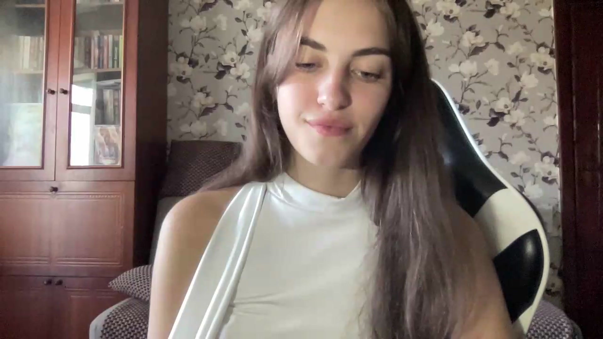 Gallery image thumbnail from Dashamoxy's myfreecams stream on, 09/04/2026, 12:02 image 3 of 20