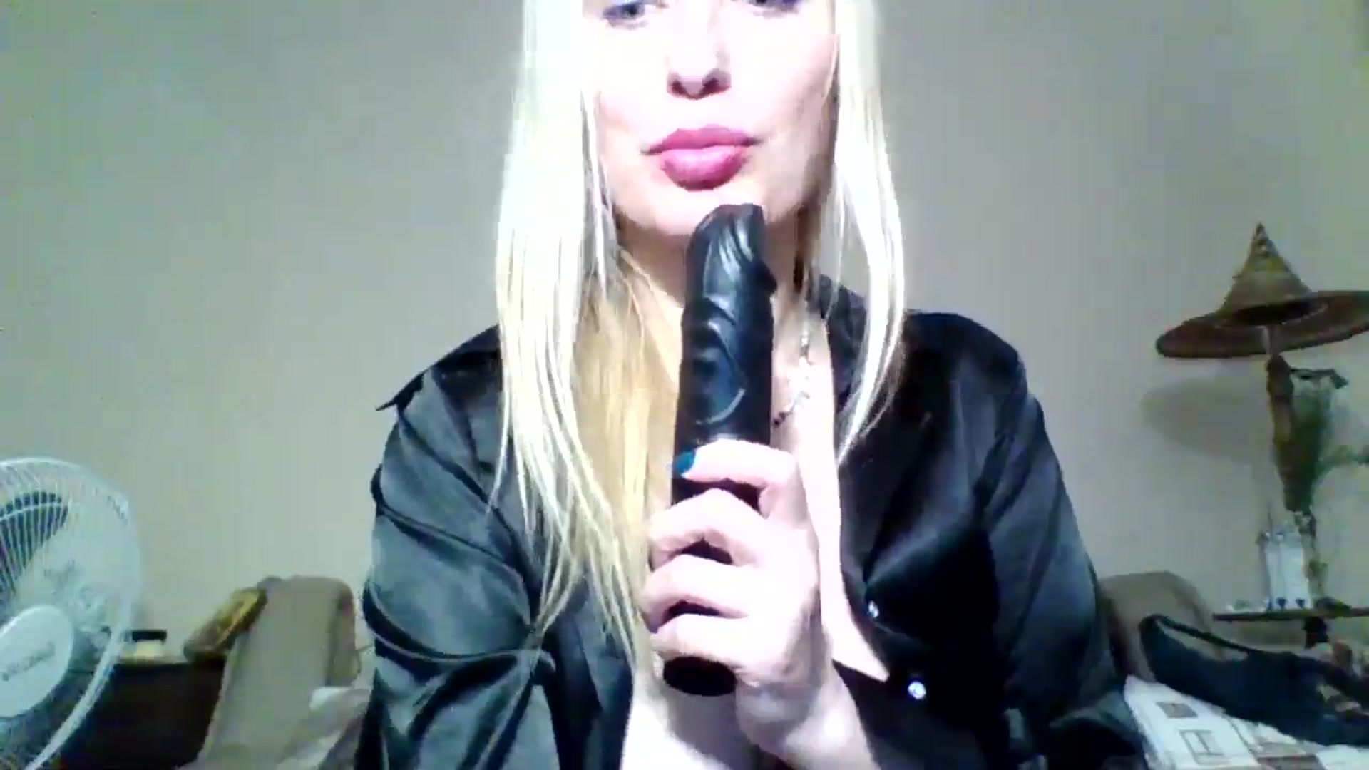Gallery image thumbnail from DashikaBlond's myfreecams stream on, 01/09/2025, 15:15 image 11 of 20