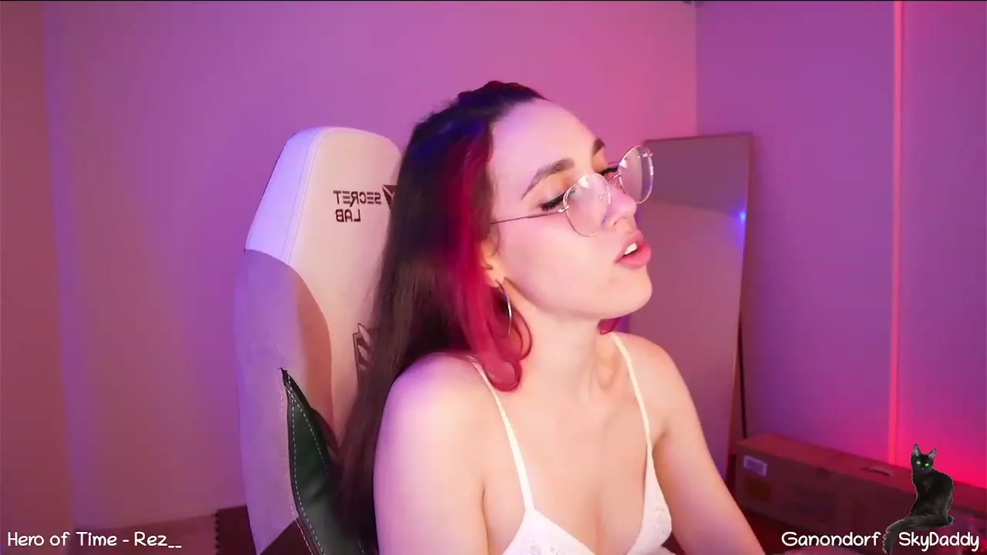 Gallery image thumbnail from Dashy's myfreecams stream on, 11/27/2022, 15:19 image 9 of 20