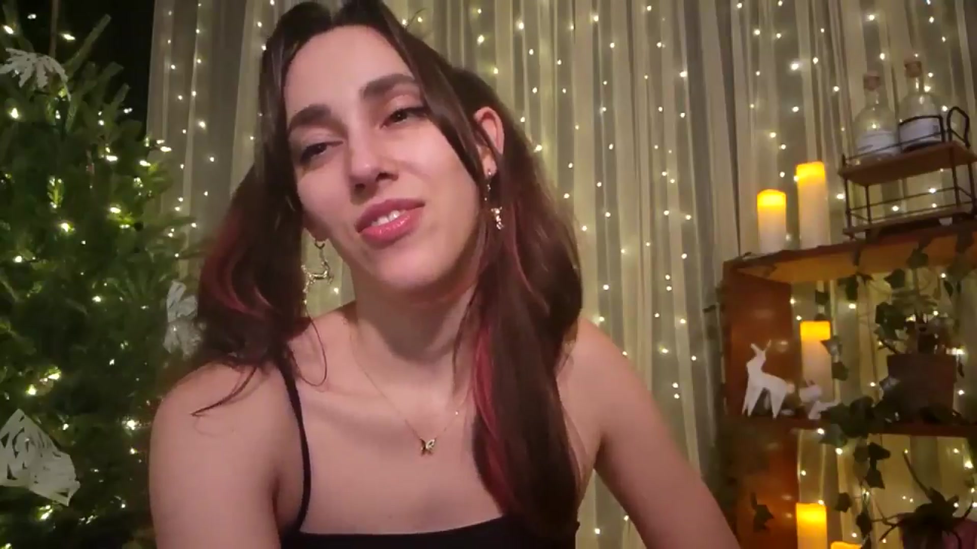 Gallery image thumbnail from Dashy's myfreecams stream on, 12/20/2024, 07:46 image 15 of 20