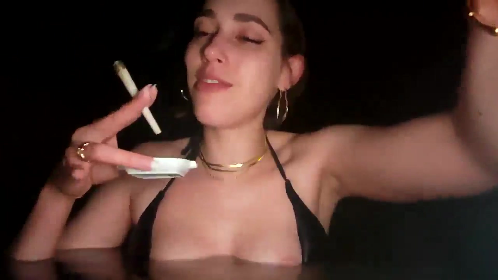 Gallery image thumbnail from Dashy's myfreecams stream on, 09/06/2025, 10:32 image 12 of 20