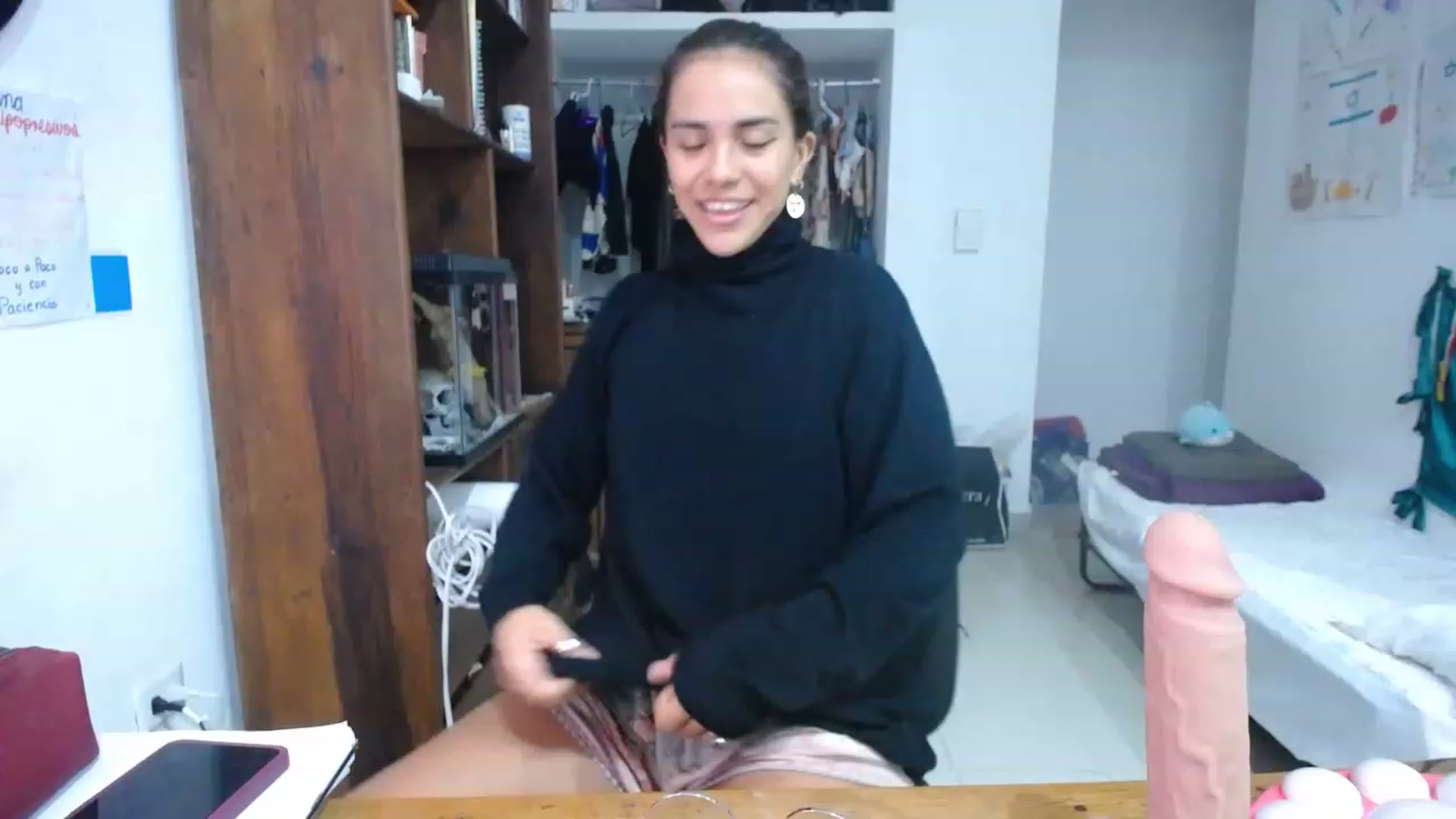 Gallery image thumbnail from Daslilamond's myfreecams stream on, 11/15/2022, 02:30 image 16 of 20