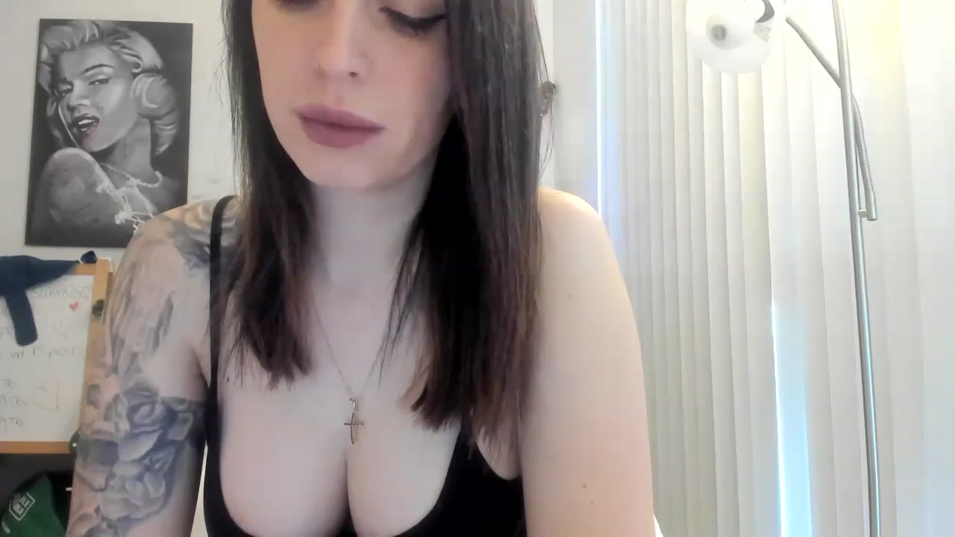 Gallery image thumbnail from DavinaClairee's myfreecams stream on, 12/02/2022, 18:39 image 16 of 20