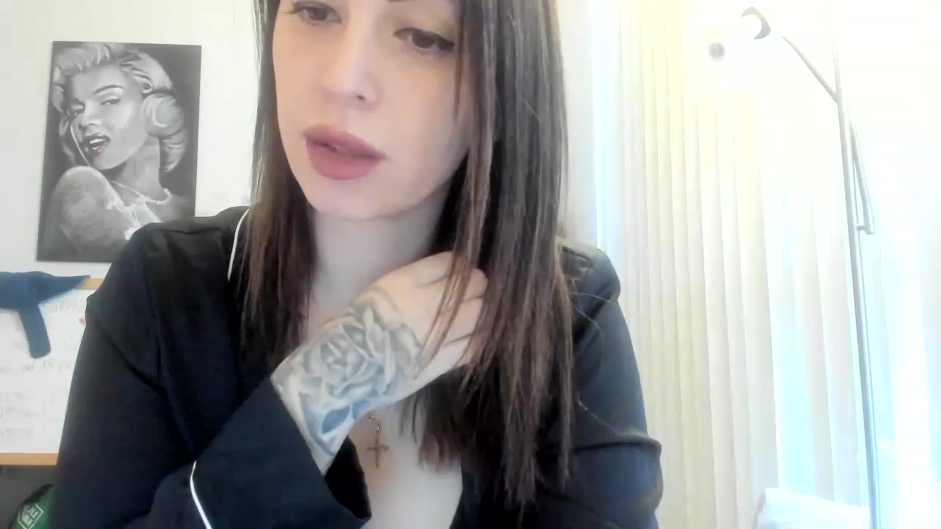 Gallery image thumbnail from DavinaClairee's myfreecams stream on, 12/03/2022, 20:38 image 17 of 20
