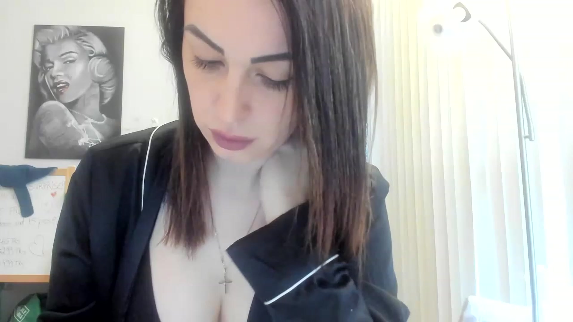 Gallery image thumbnail from DavinaClairee's myfreecams stream on, 12/03/2022, 20:38 image 6 of 20