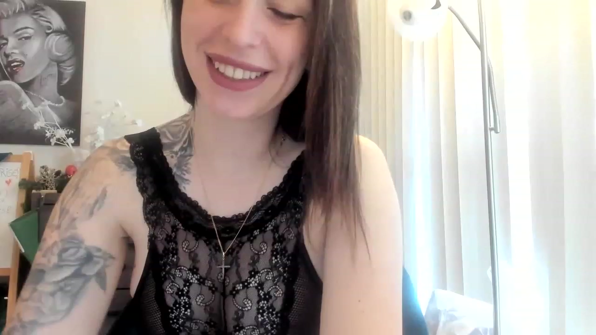 Gallery image thumbnail from DavinaClairee's myfreecams stream on, 12/05/2022, 17:54 image 17 of 20