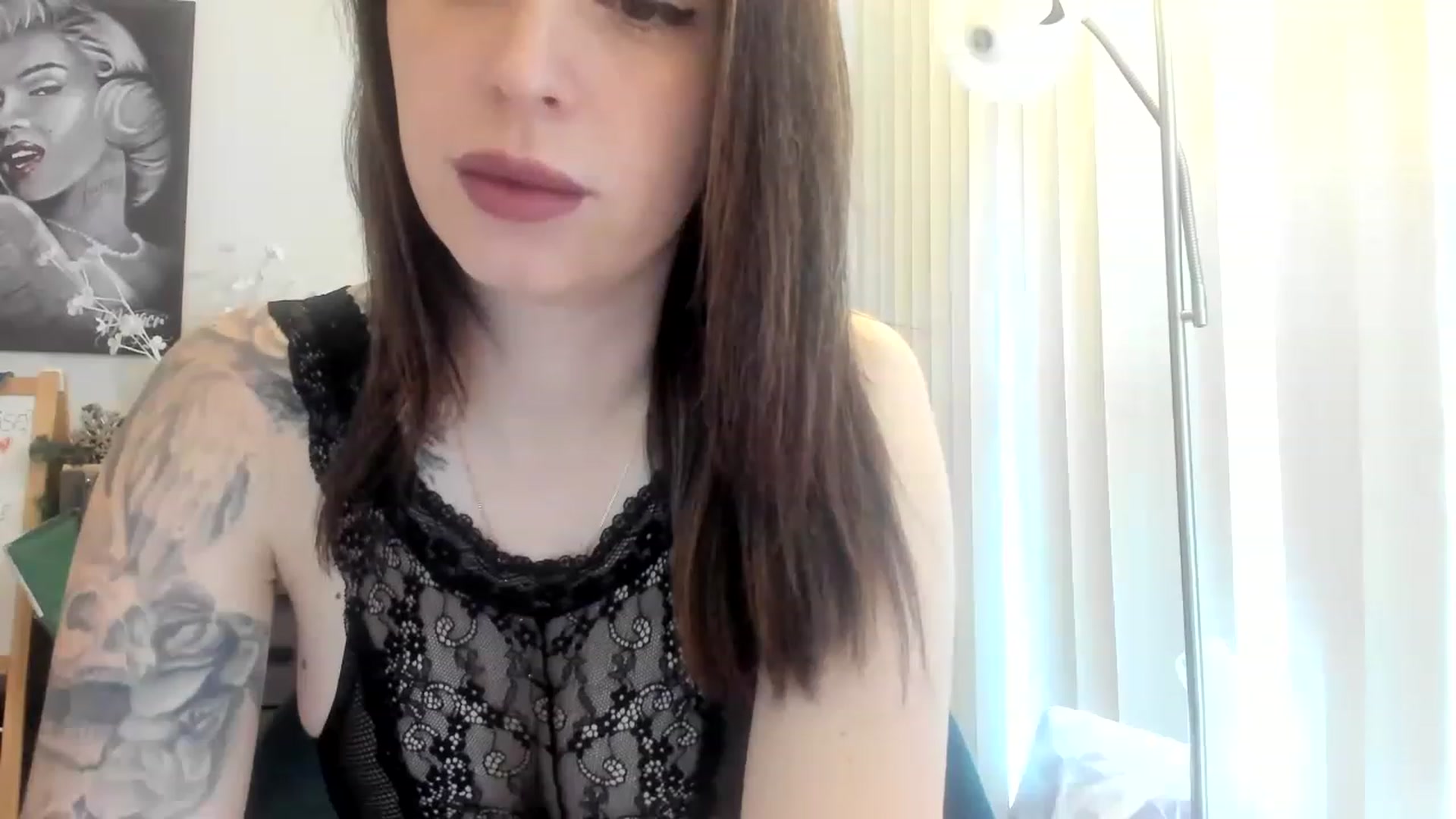 Gallery image thumbnail from DavinaClairee's myfreecams stream on, 12/05/2022, 17:54 image 7 of 20