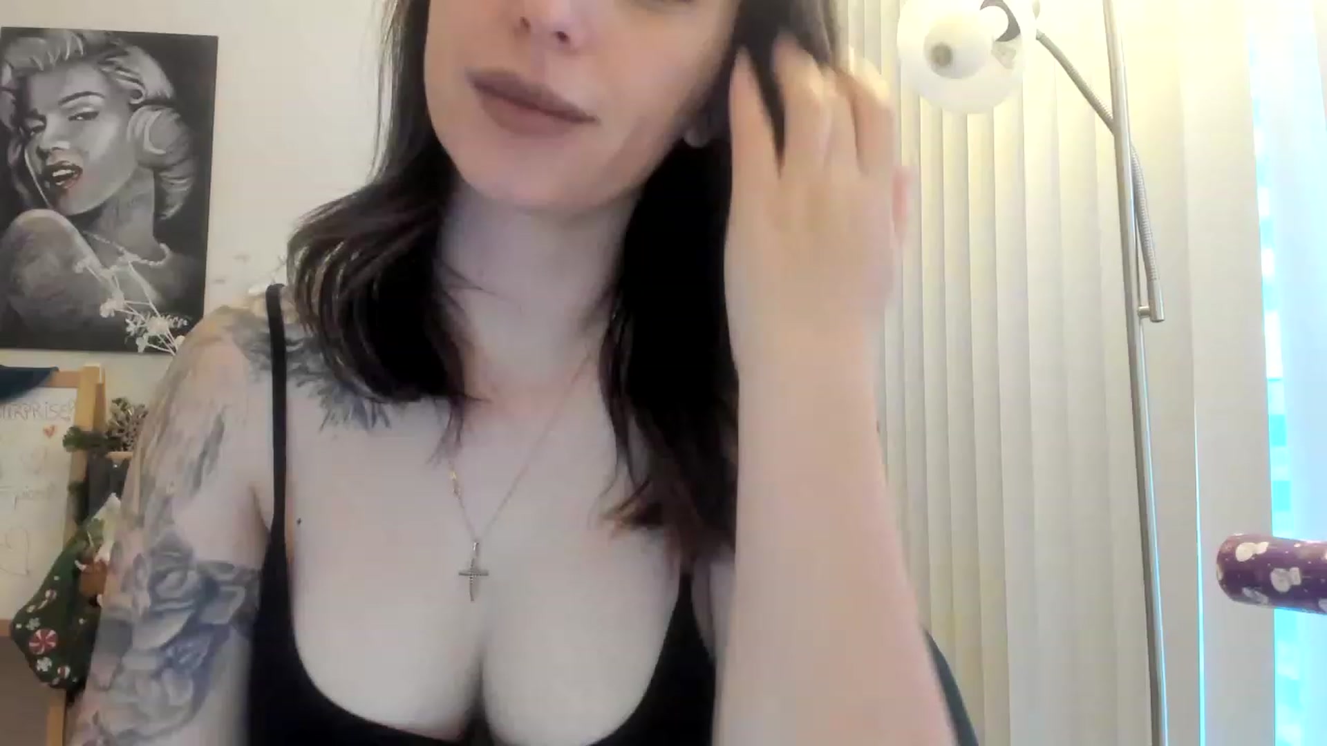 Gallery image thumbnail from DavinaClairee's myfreecams stream on, 12/12/2022, 19:53 image 20 of 20