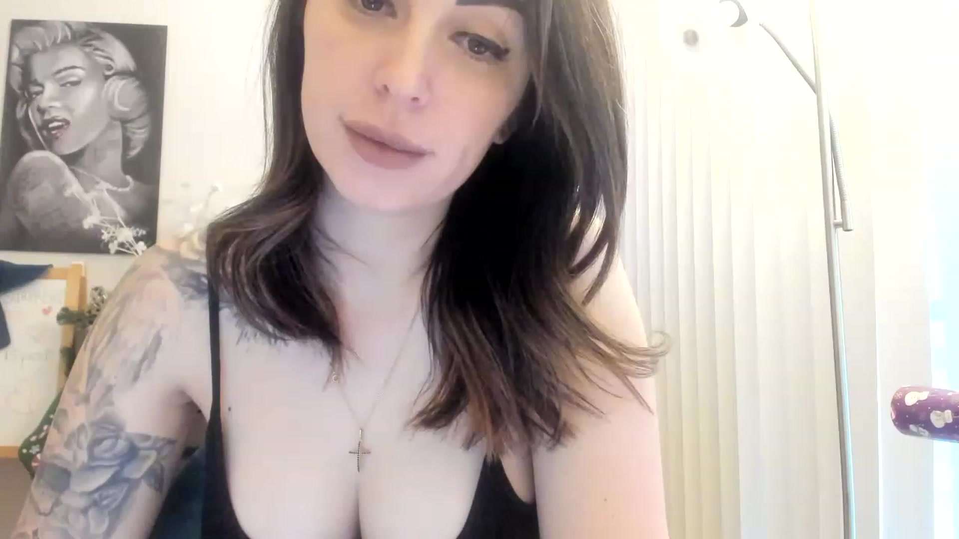 Gallery image thumbnail from DavinaClairee's myfreecams stream on, 12/12/2022, 19:53 image 17 of 20