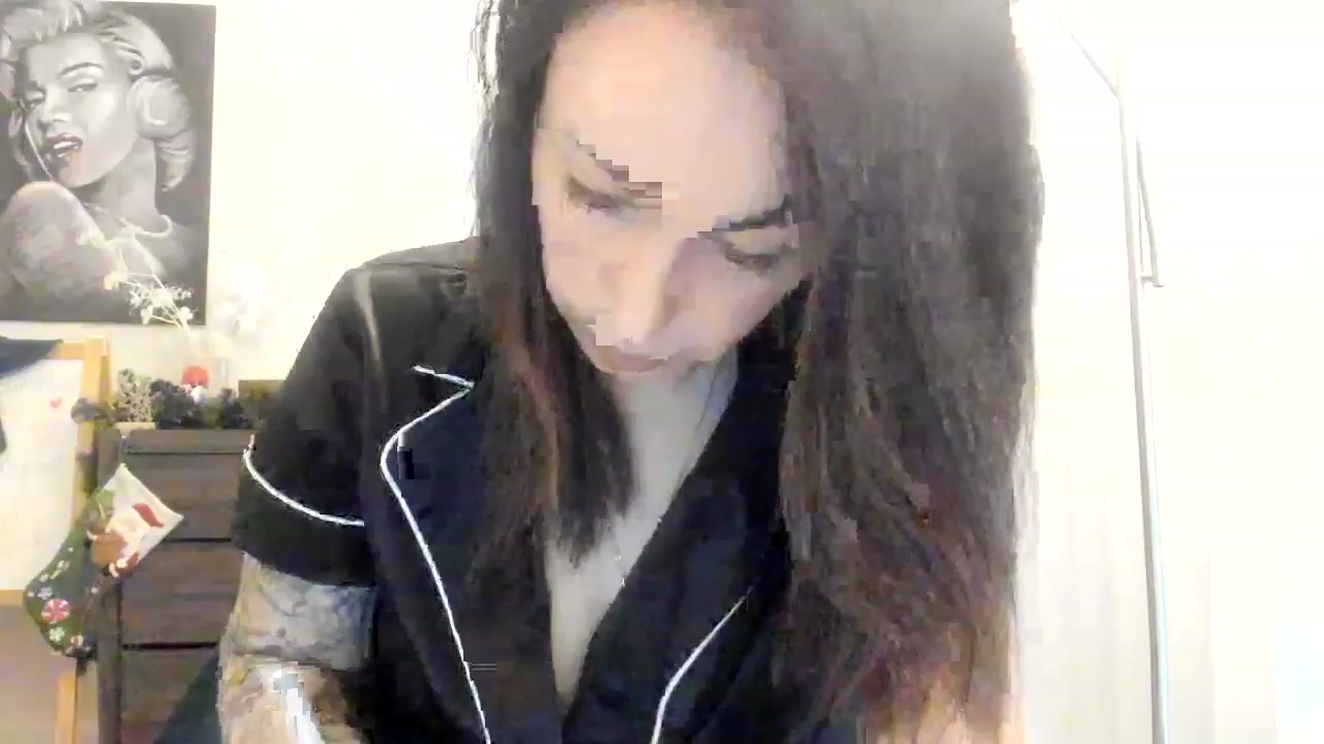 Gallery image thumbnail from DavinaClairee's myfreecams stream on, 12/15/2022, 16:34 image 13 of 20