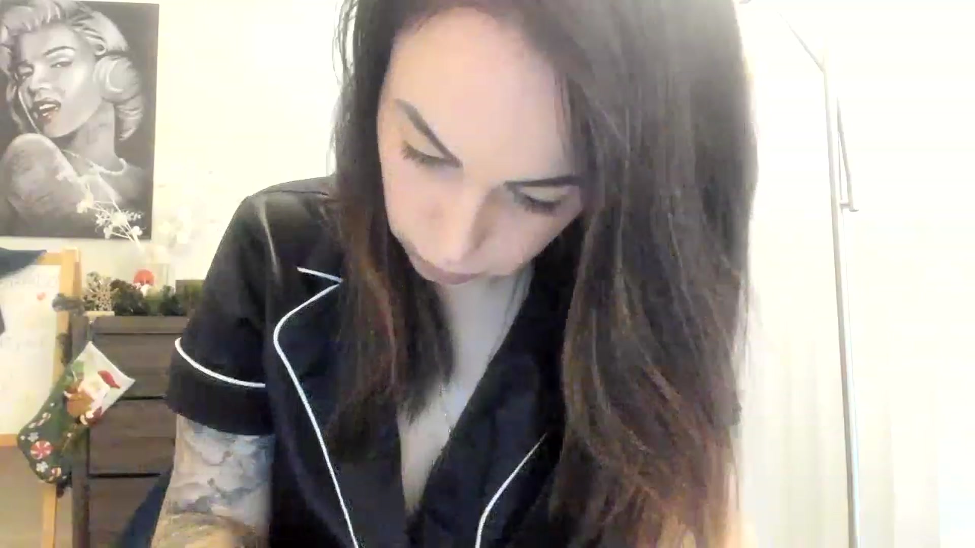 Gallery image thumbnail from DavinaClairee's myfreecams stream on, 12/15/2022, 16:34 image 12 of 20