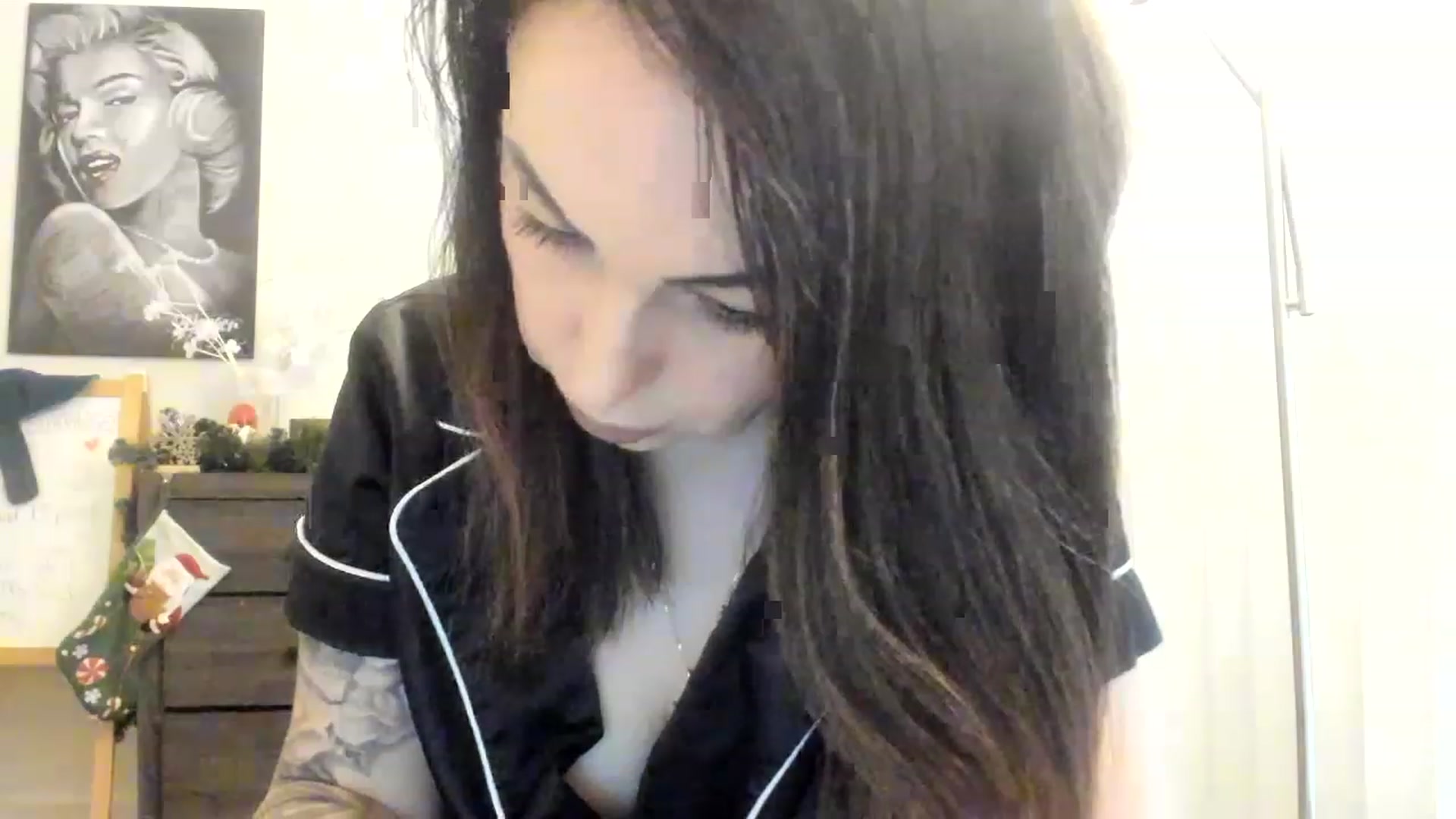 Gallery image thumbnail from DavinaClairee's myfreecams stream on, 12/15/2022, 16:34 image 17 of 20