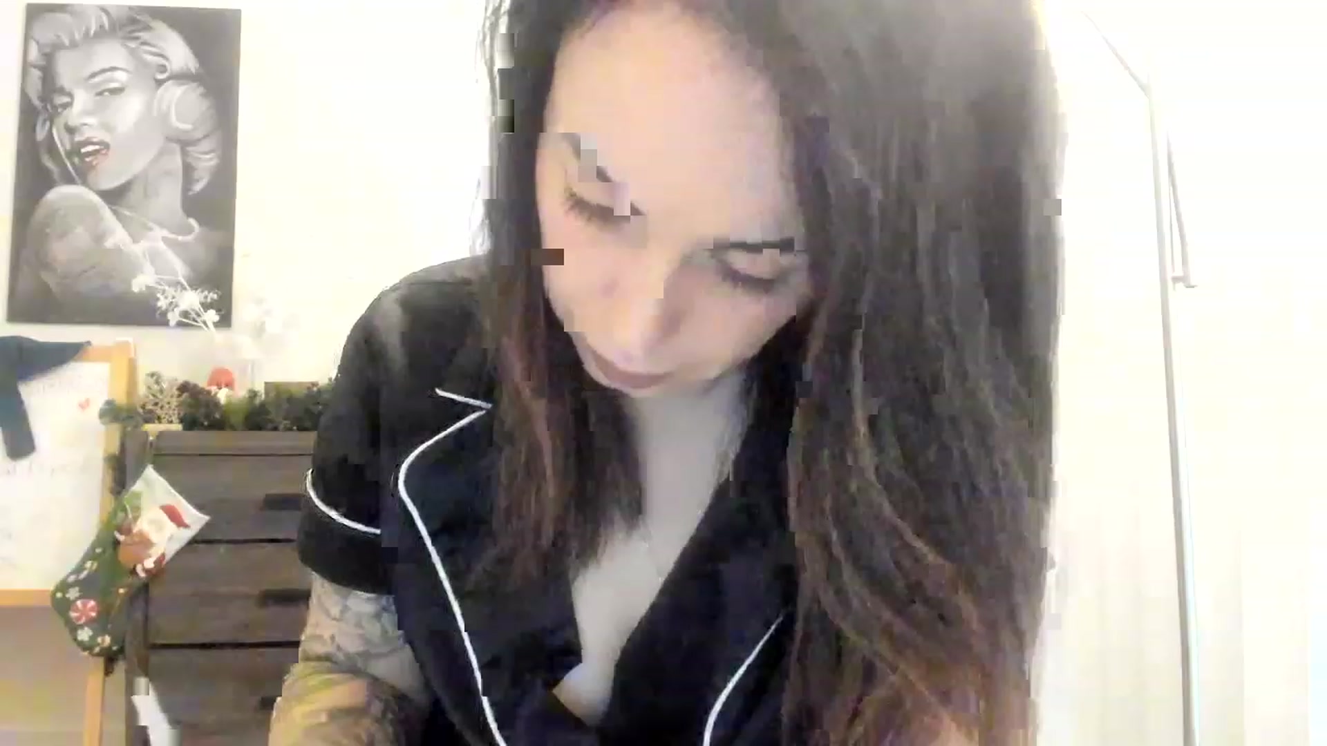 Gallery image thumbnail from DavinaClairee's myfreecams stream on, 12/15/2022, 16:34 image 16 of 20
