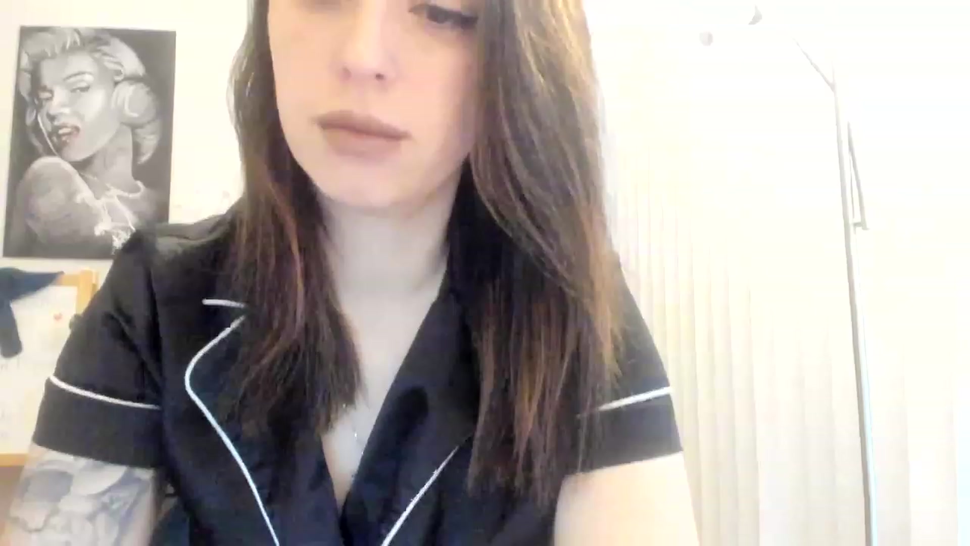 Gallery image thumbnail from DavinaClairee's myfreecams stream on, 12/15/2022, 16:34 image 4 of 20