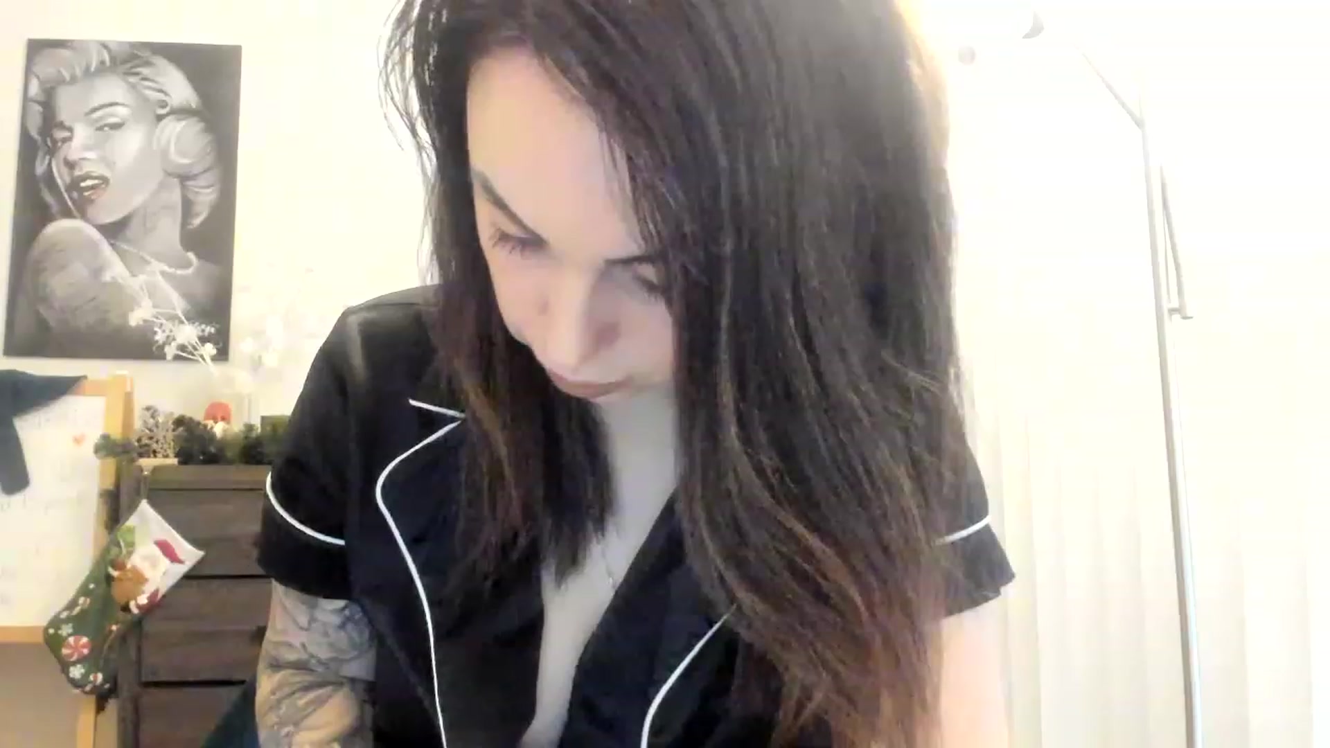 Gallery image thumbnail from DavinaClairee's myfreecams stream on, 12/15/2022, 16:34 image 5 of 20