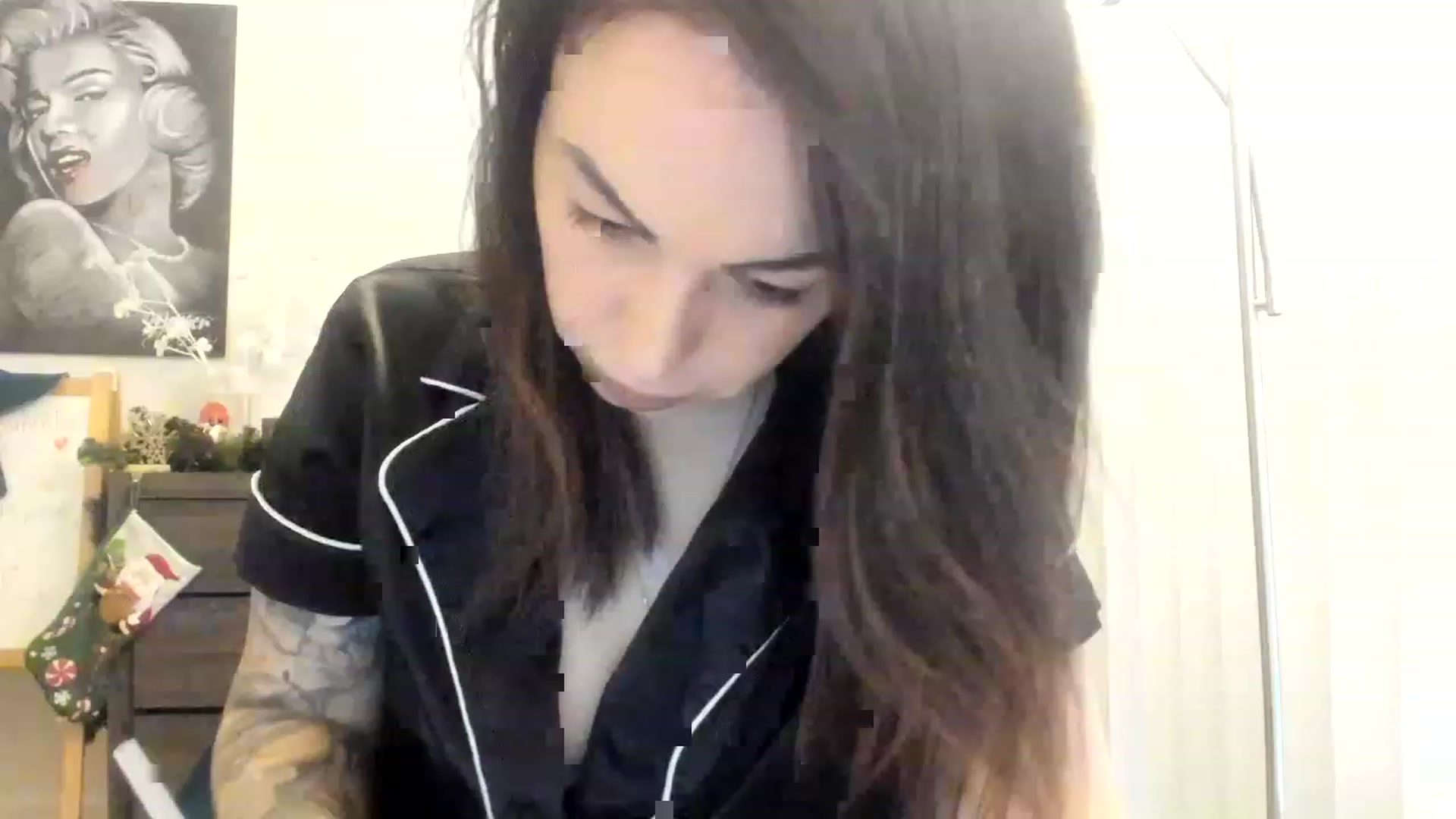 Gallery image thumbnail from DavinaClairee's myfreecams stream on, 12/15/2022, 16:34 image 9 of 20
