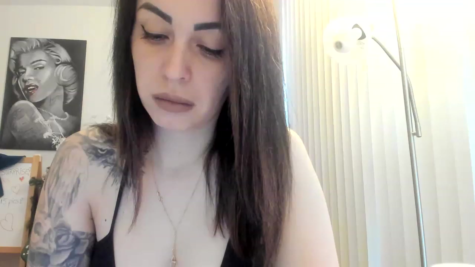 Gallery image thumbnail from DavinaClairee's myfreecams stream on, 12/20/2022, 16:46 image 16 of 20