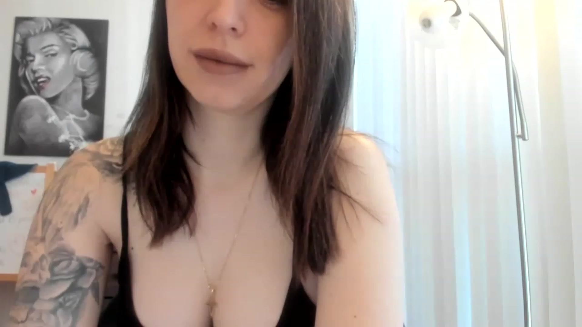 Gallery image thumbnail from DavinaClairee's myfreecams stream on, 12/21/2022, 15:39 image 16 of 20
