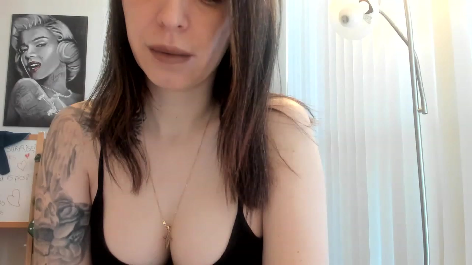 Gallery image thumbnail from DavinaClairee's myfreecams stream on, 12/21/2022, 15:39 image 1 of 20