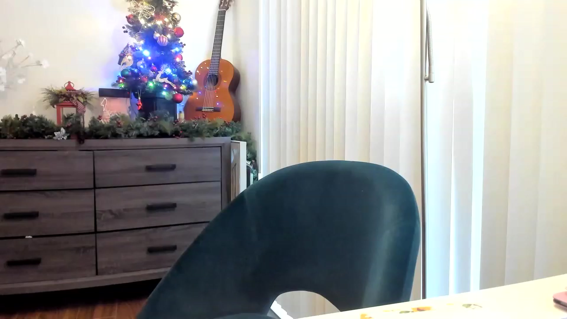 Gallery image thumbnail from DavinaClairee's myfreecams stream on, 01/01/2023, 18:16 image 3 of 20