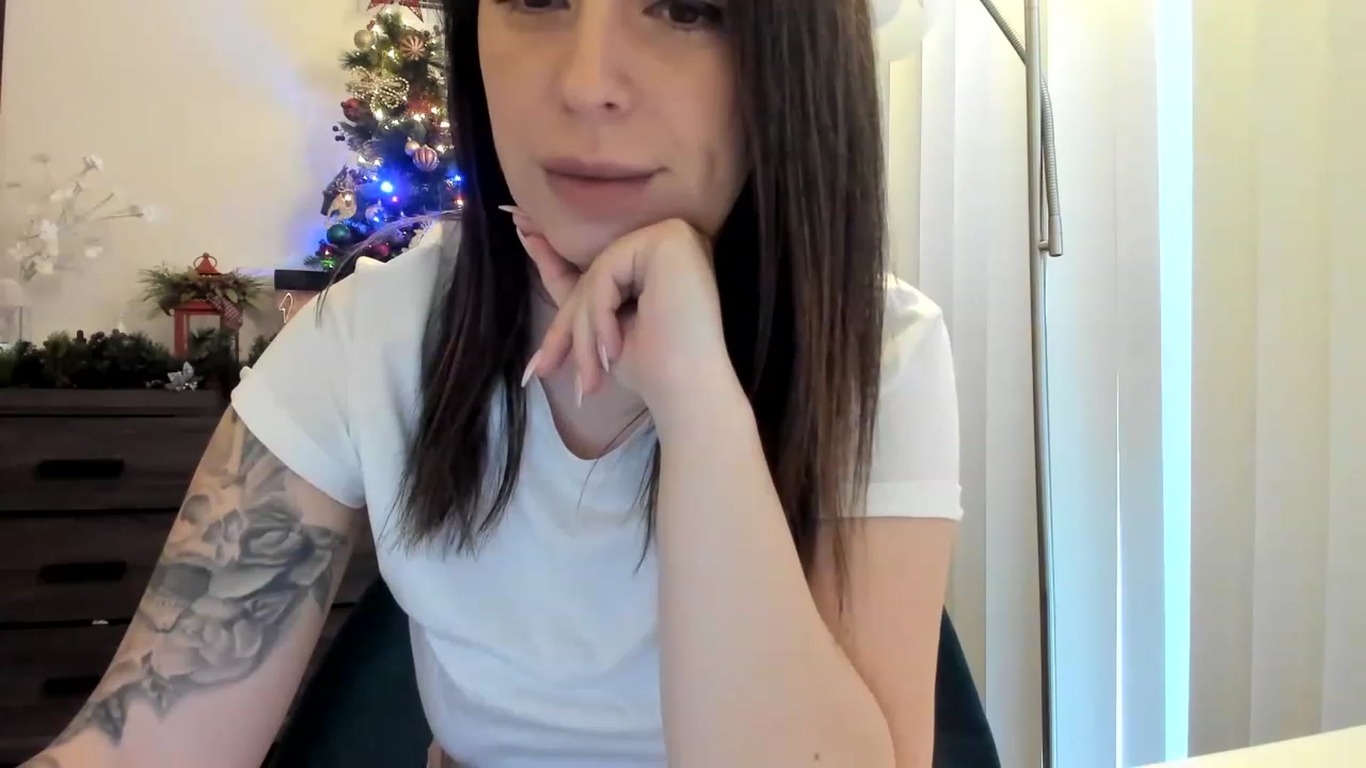 Gallery image thumbnail from DavinaClairee's myfreecams stream on, 01/01/2023, 18:16 image 16 of 20