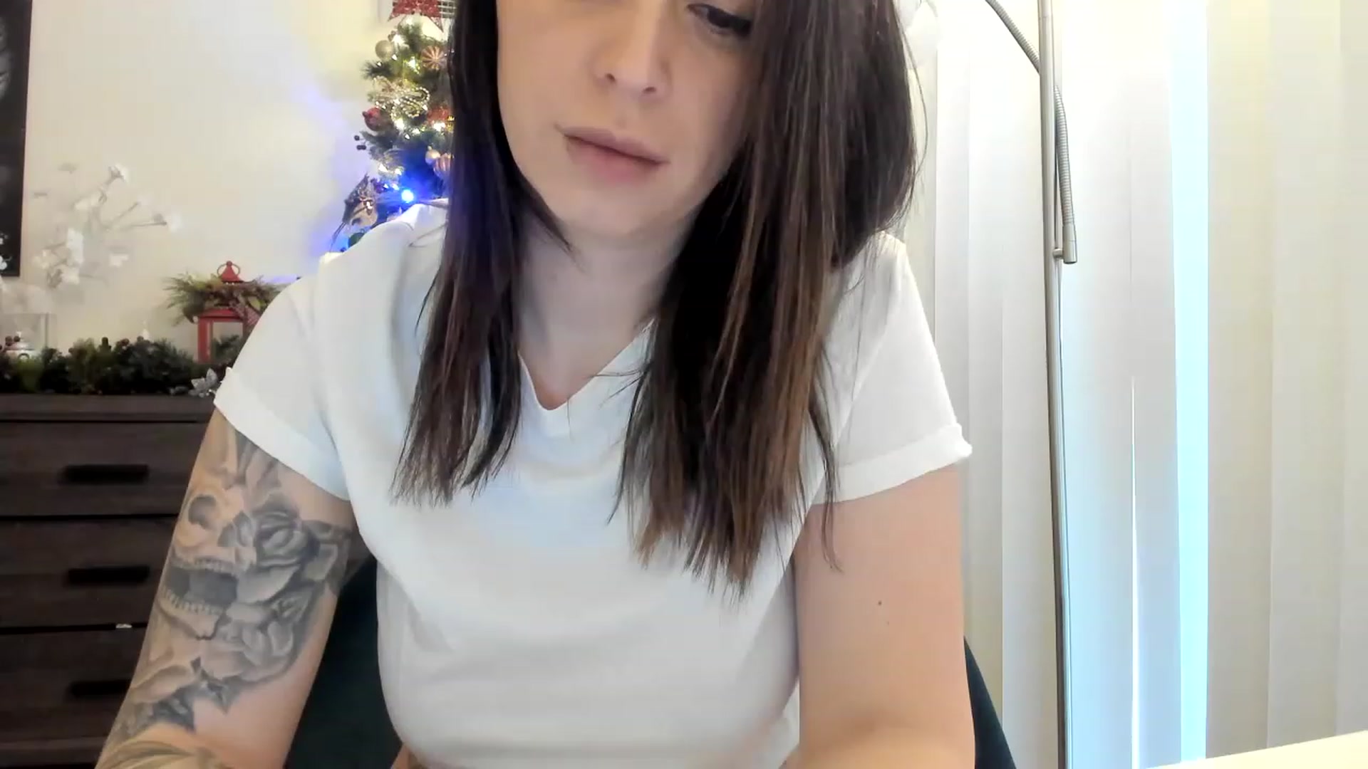 Gallery image thumbnail from DavinaClairee's myfreecams stream on, 01/01/2023, 18:16 image 18 of 20