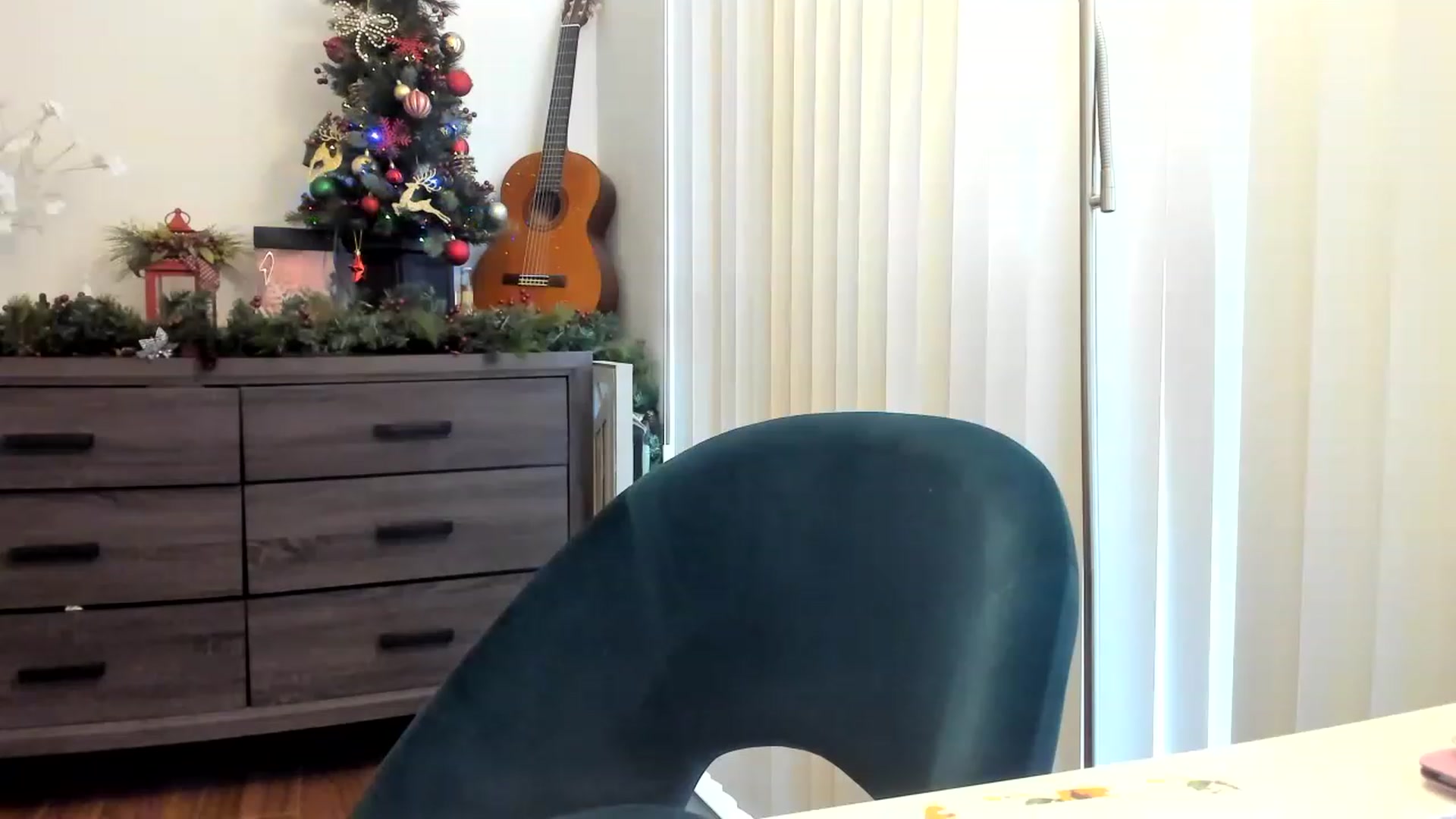 Gallery image thumbnail from DavinaClairee's myfreecams stream on, 01/01/2023, 18:16 image 2 of 20