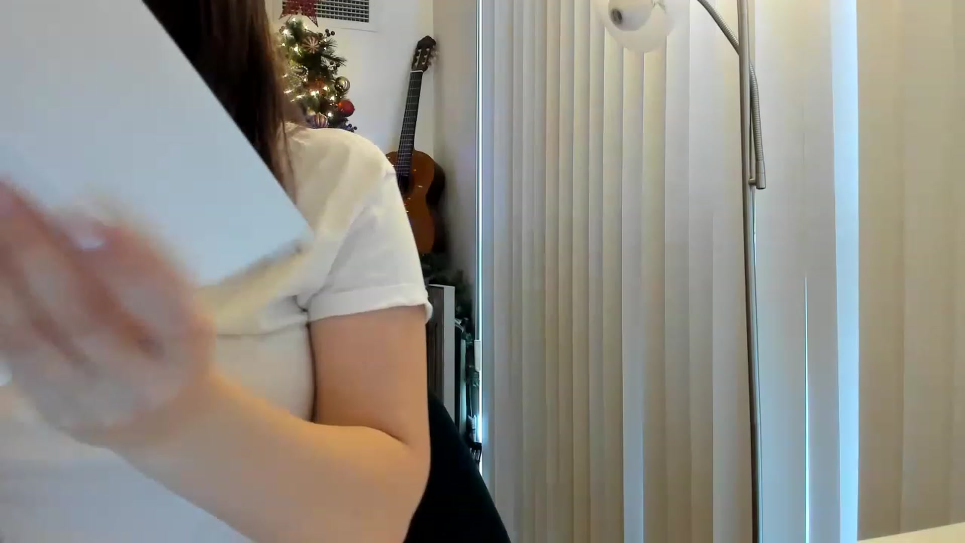 Gallery image thumbnail from DavinaClairee's myfreecams stream on, 01/01/2023, 18:35 image 2 of 20