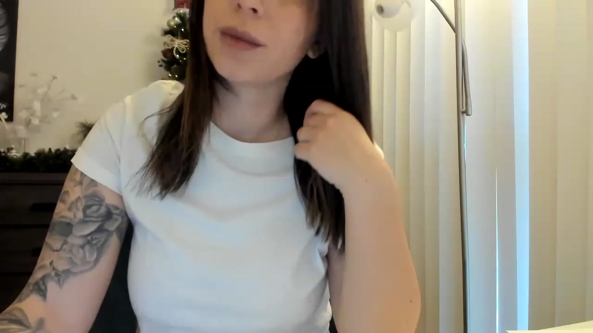 Gallery image thumbnail from DavinaClairee's myfreecams stream on, 01/01/2023, 18:35 image 6 of 20