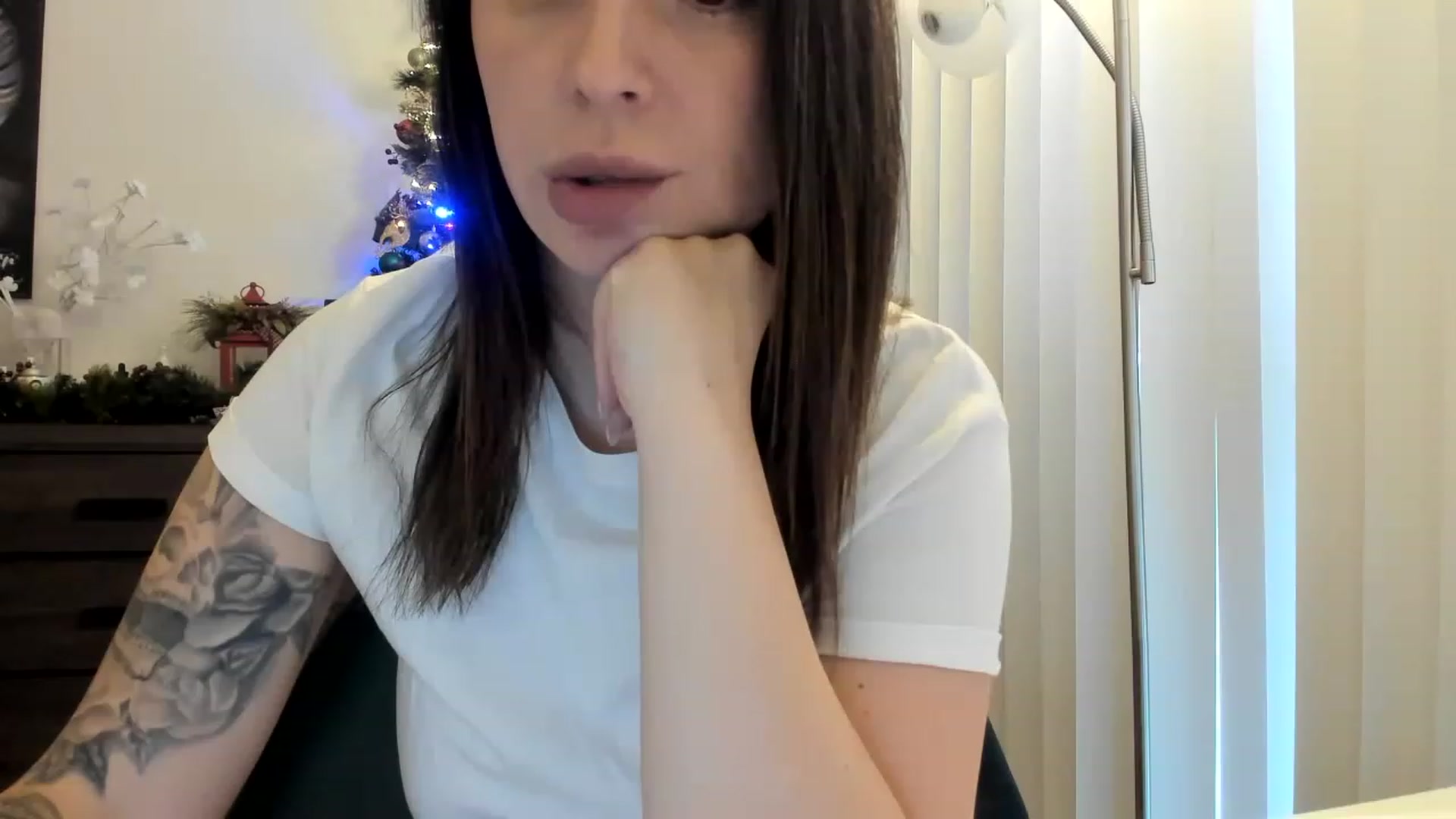 Gallery image thumbnail from DavinaClairee's myfreecams stream on, 01/01/2023, 18:35 image 4 of 20