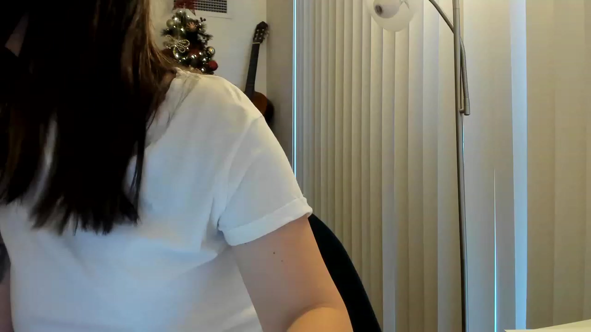 Gallery image thumbnail from DavinaClairee's myfreecams stream on, 01/01/2023, 18:35 image 7 of 20