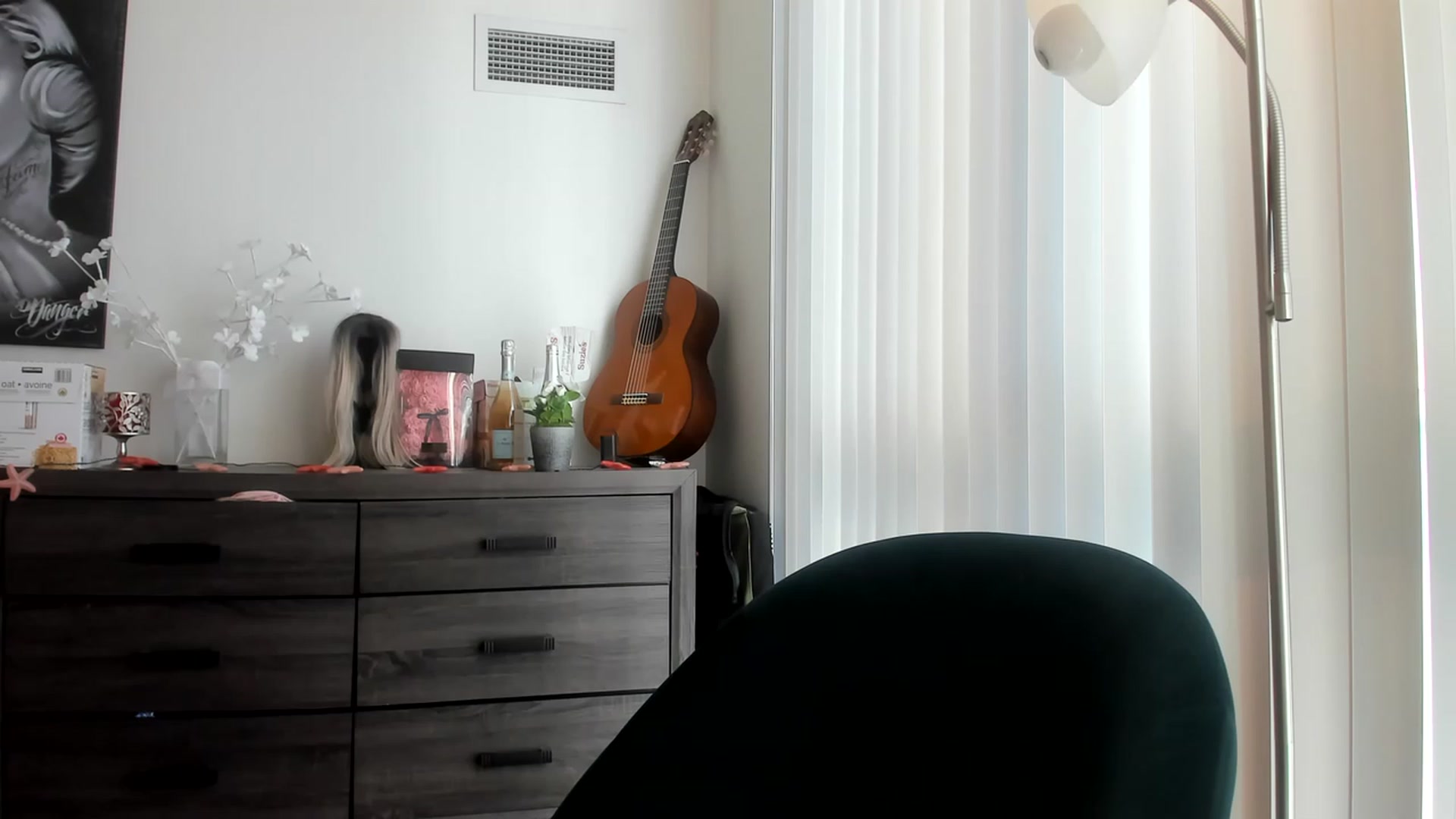 Gallery image thumbnail from DavinaClairee's myfreecams stream on, 02/06/2023, 18:34 image 3 of 20