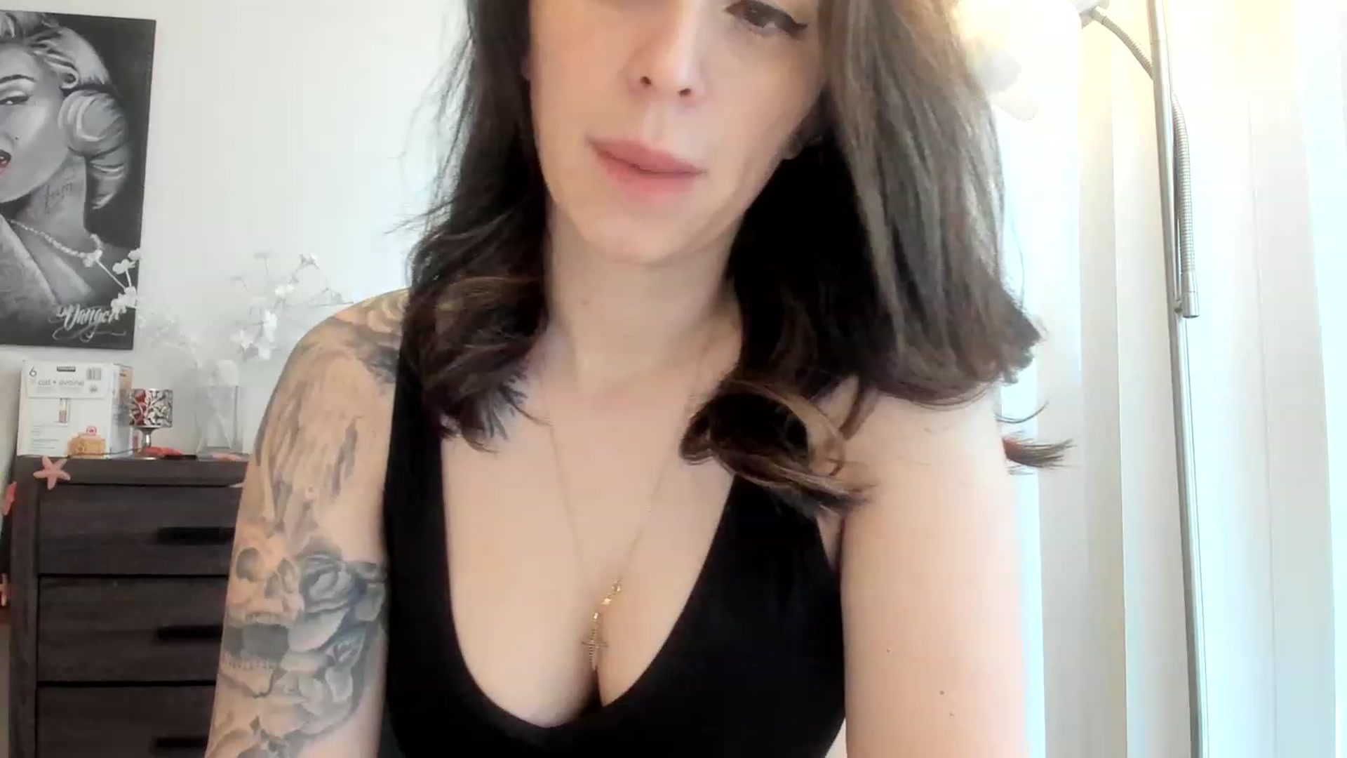 Gallery image thumbnail from DavinaClairee's myfreecams stream on, 02/11/2023, 17:20 image 16 of 20