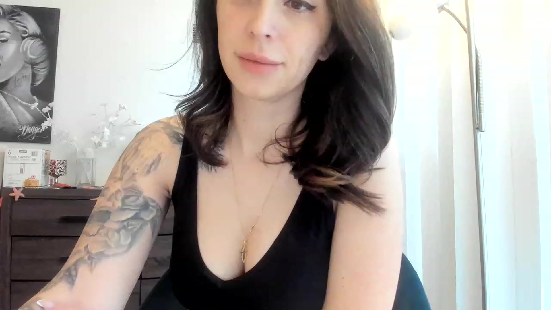 Gallery image thumbnail from DavinaClairee's myfreecams stream on, 02/11/2023, 17:20 image 6 of 20
