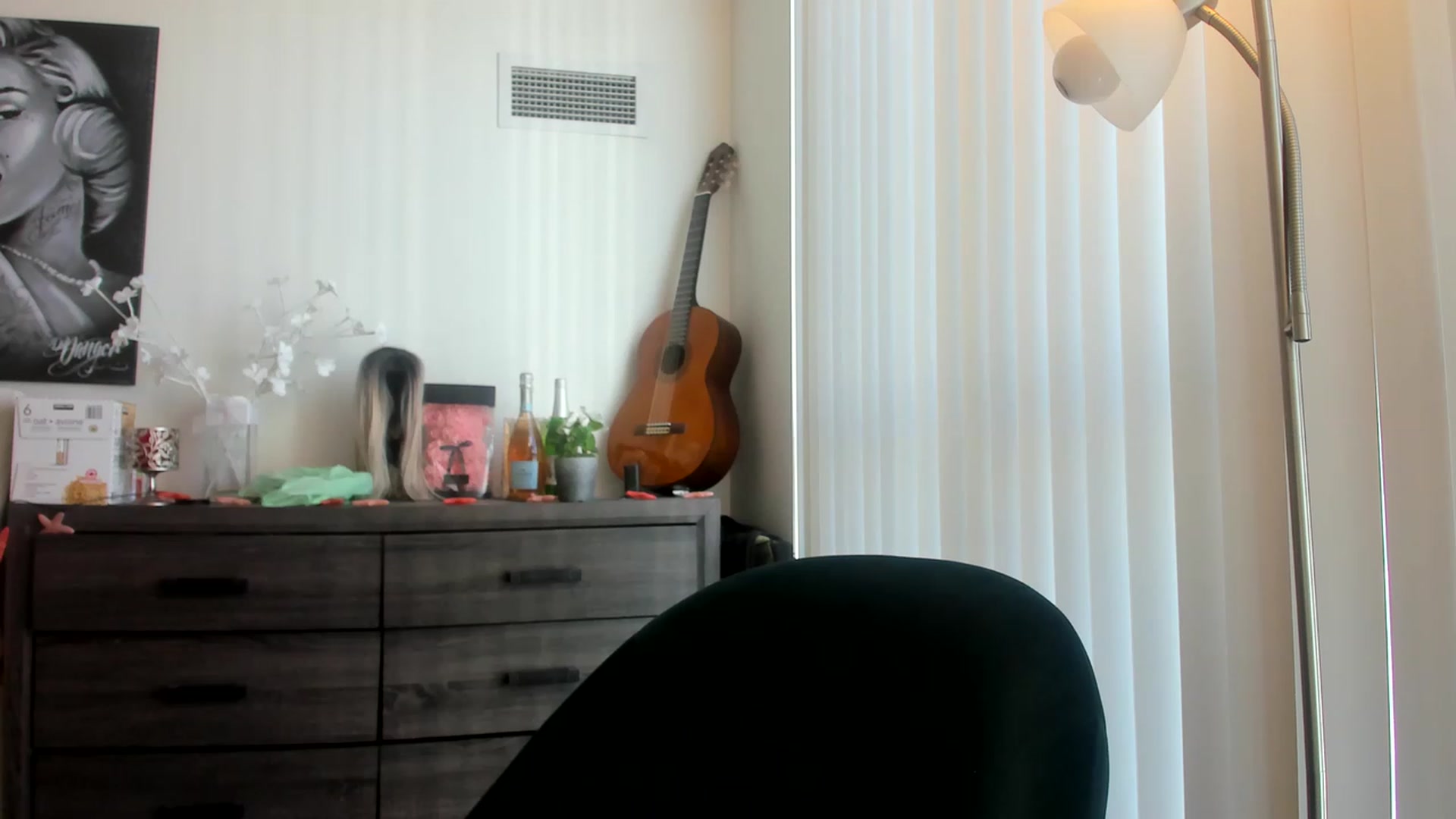 Gallery image thumbnail from DavinaClairee's myfreecams stream on, 02/24/2023, 19:24 image 2 of 20