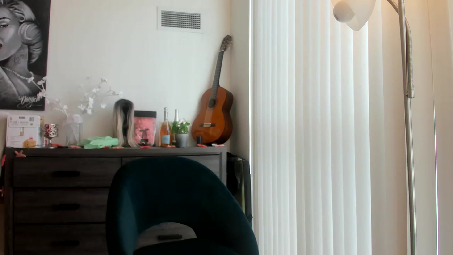 Gallery image thumbnail from DavinaClairee's myfreecams stream on, 02/24/2023, 19:24 image 9 of 20