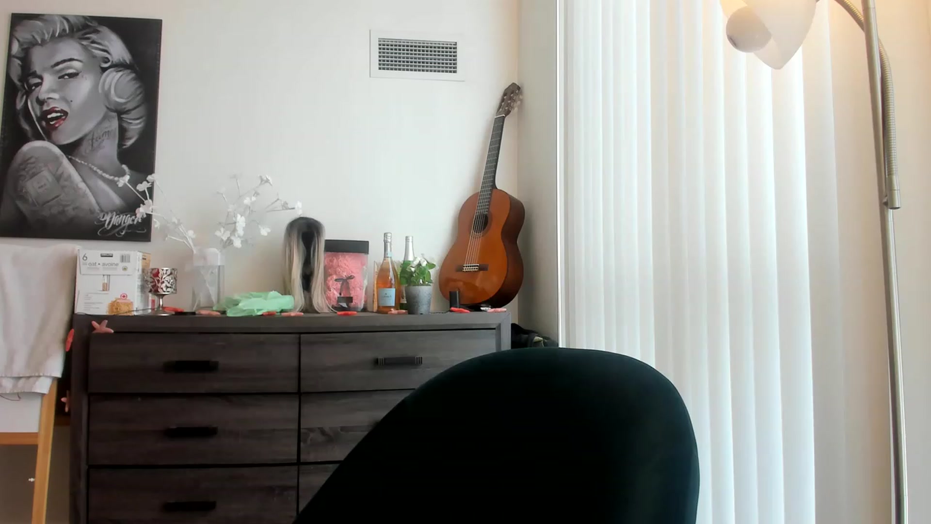 Gallery image thumbnail from DavinaClairee's myfreecams stream on, 02/25/2023, 17:18 image 17 of 20