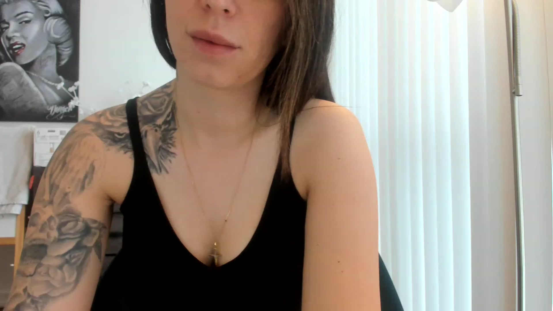 Gallery image thumbnail from DavinaClairee's myfreecams stream on, 02/25/2023, 18:00 image 12 of 20