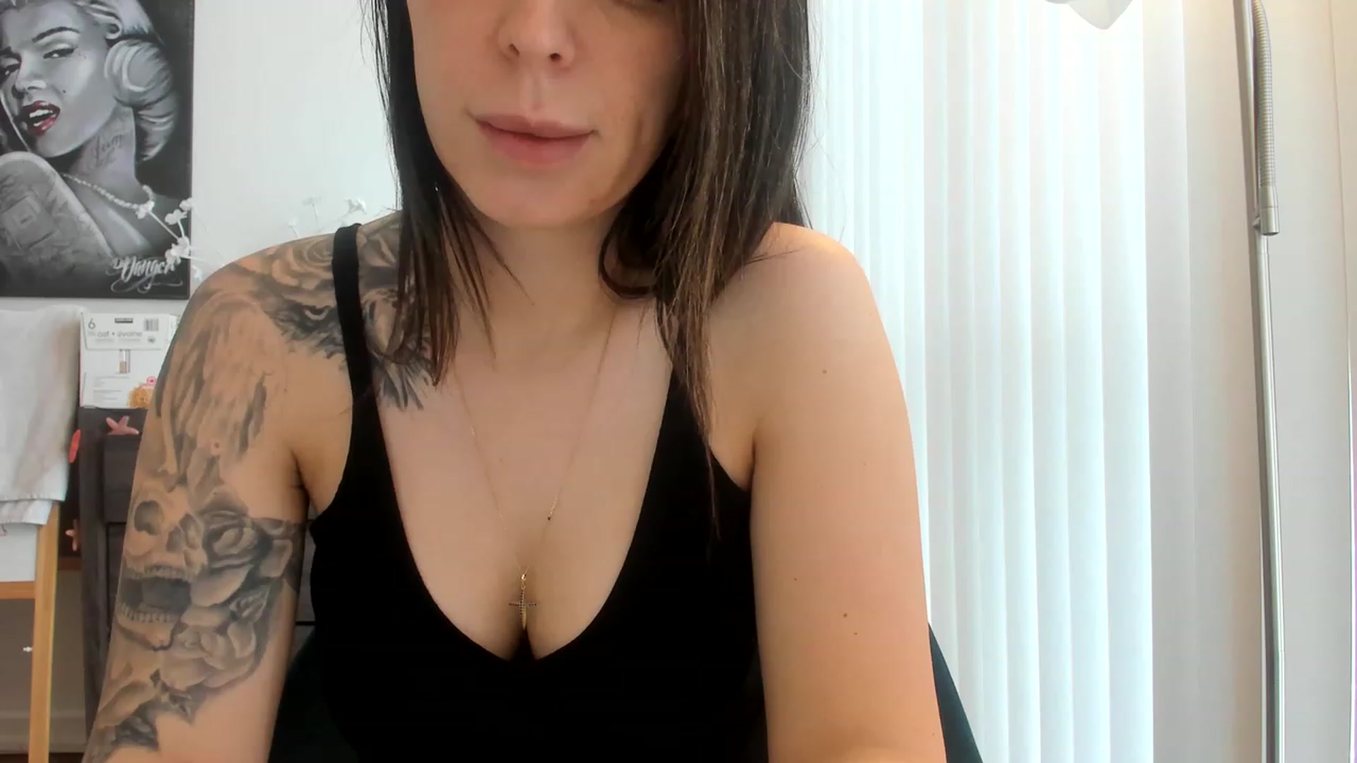 Gallery image thumbnail from DavinaClairee's myfreecams stream on, 02/25/2023, 18:00 image 2 of 20