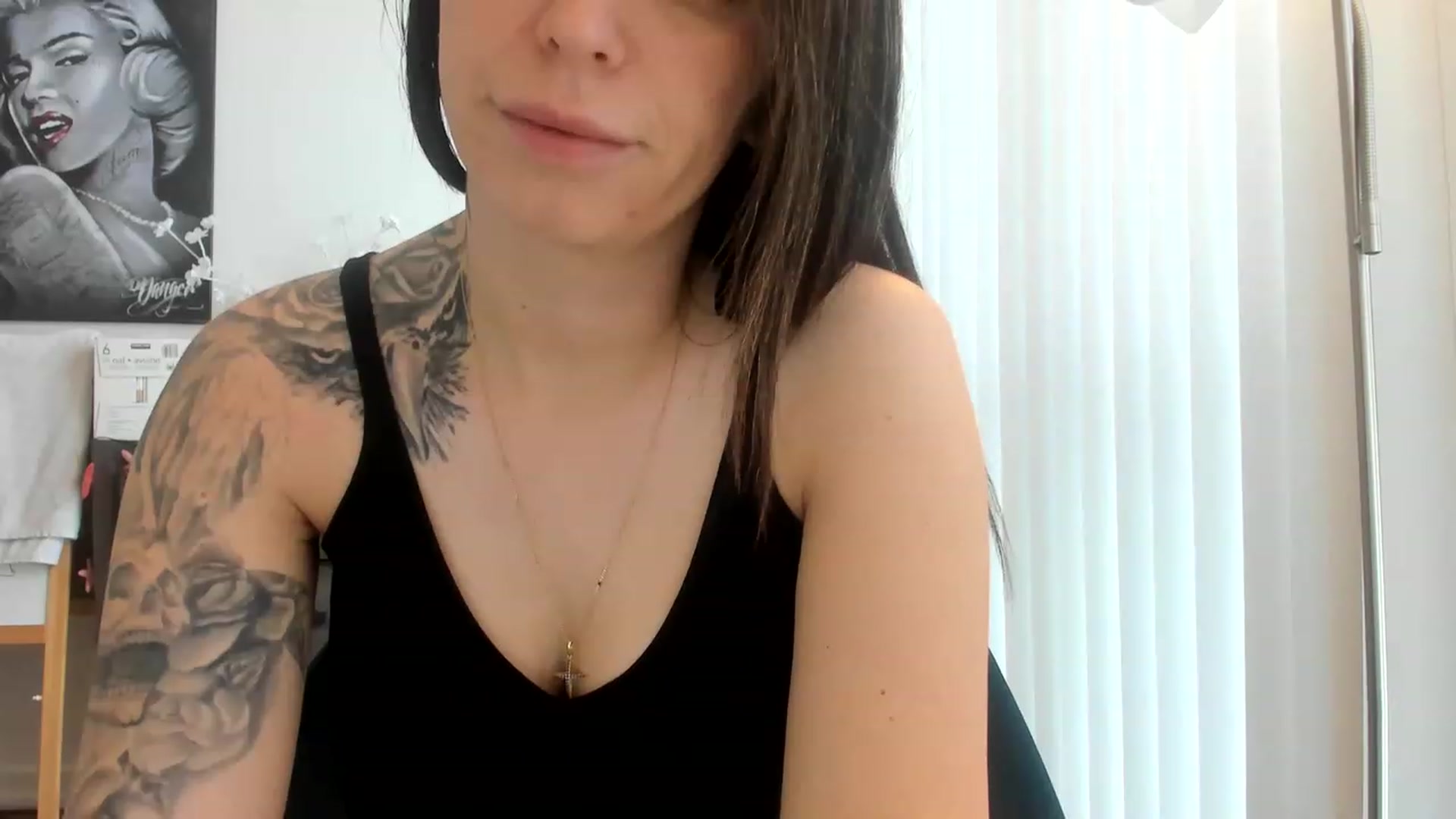 Gallery image thumbnail from DavinaClairee's myfreecams stream on, 02/25/2023, 18:00 image 18 of 20