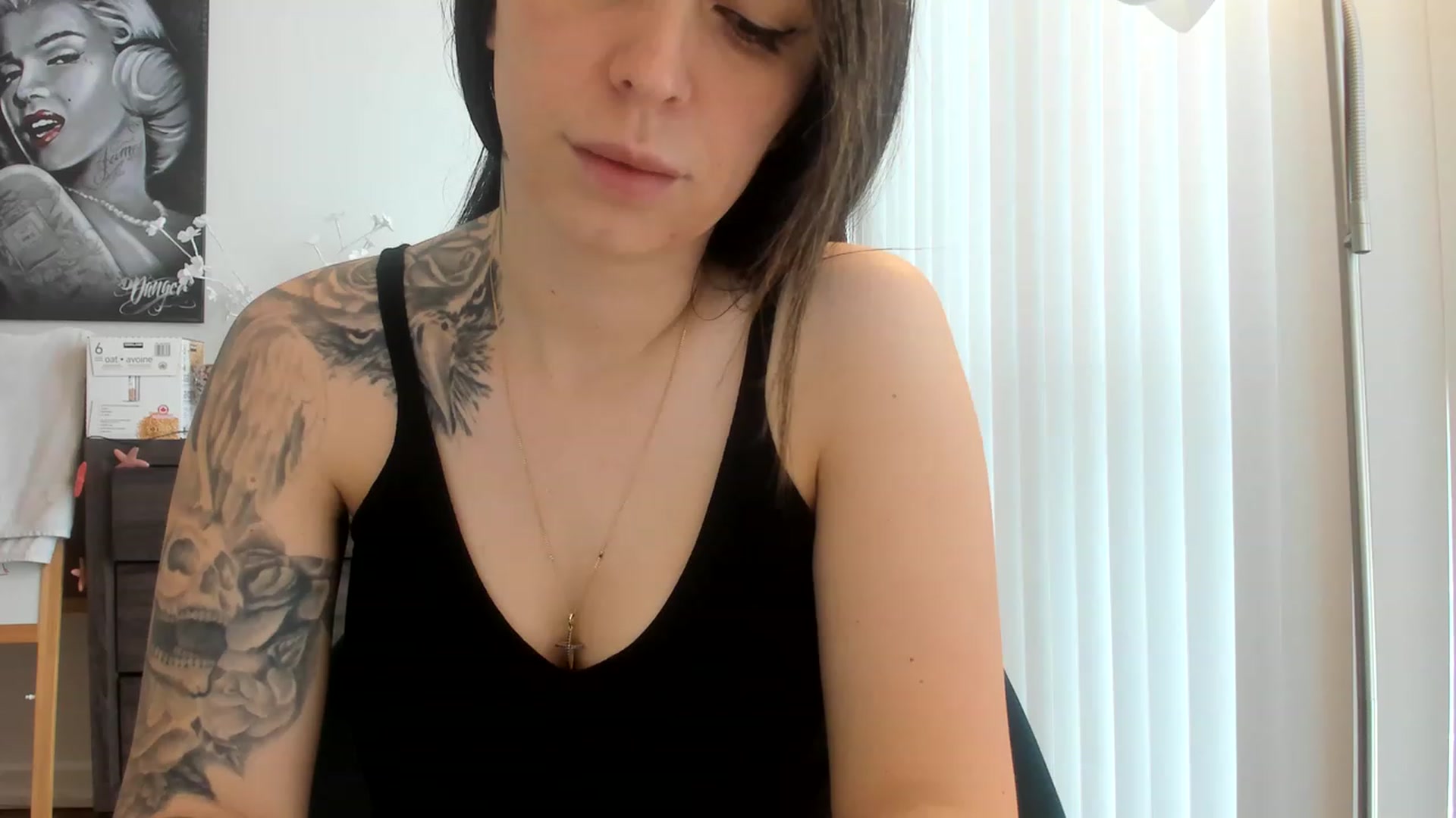 Gallery image thumbnail from DavinaClairee's myfreecams stream on, 02/25/2023, 18:00 image 7 of 20