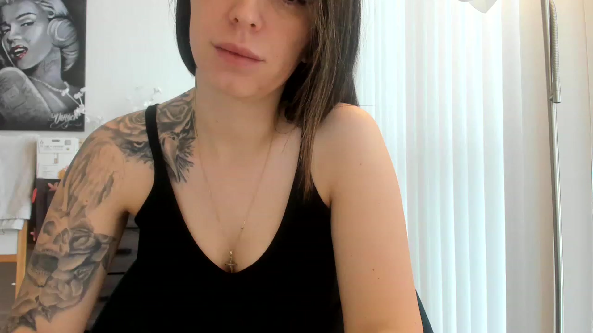 Gallery image thumbnail from DavinaClairee's myfreecams stream on, 02/25/2023, 18:00 image 14 of 20