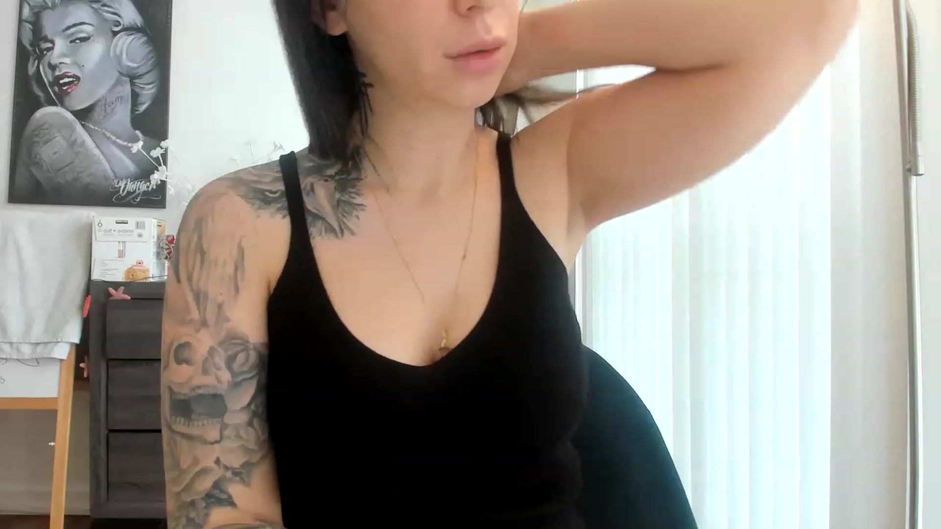 Gallery image thumbnail from DavinaClairee's myfreecams stream on, 02/25/2023, 20:02 image 17 of 20