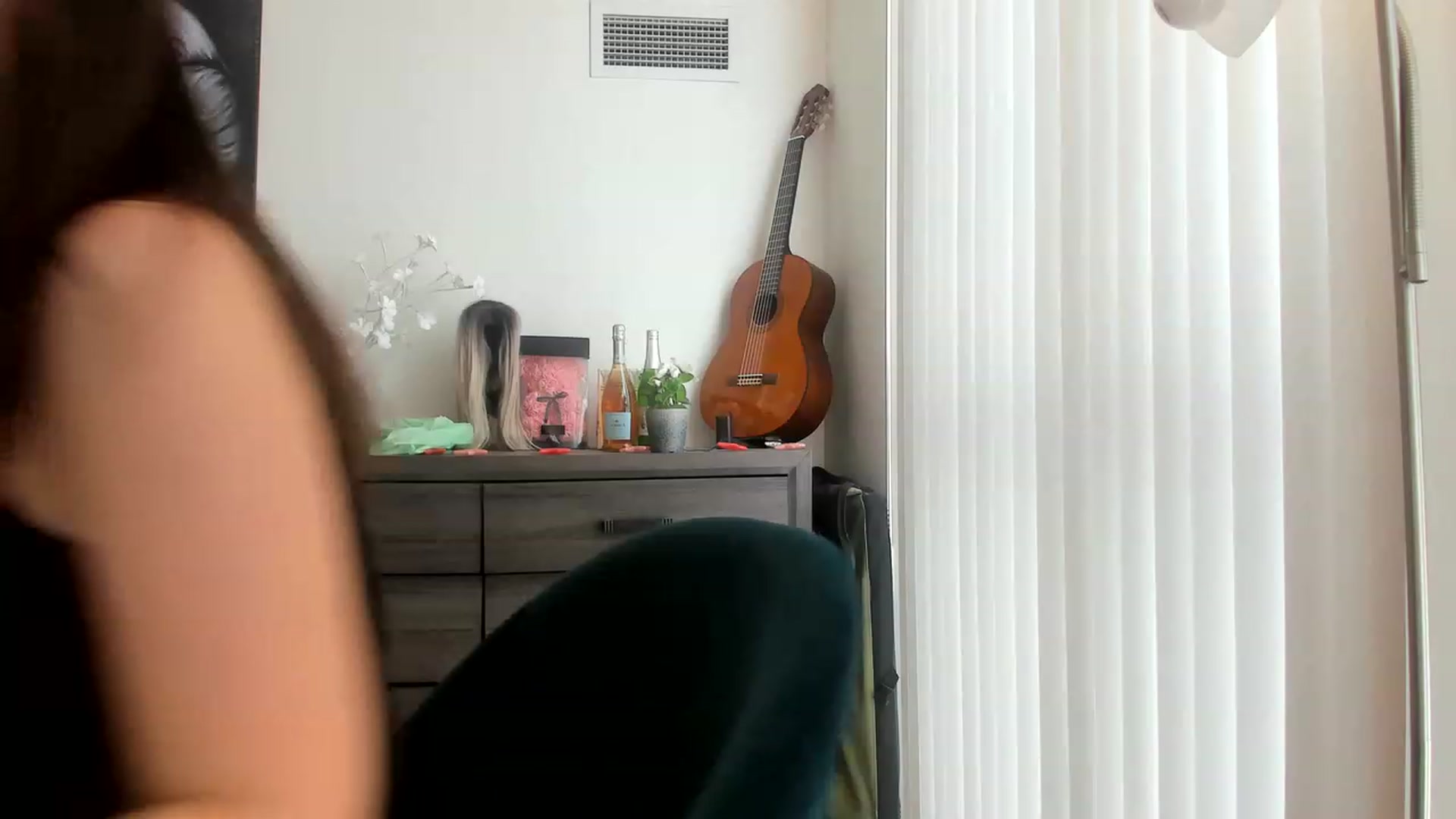 Gallery image thumbnail from DavinaClairee's myfreecams stream on, 02/25/2023, 20:02 image 6 of 20