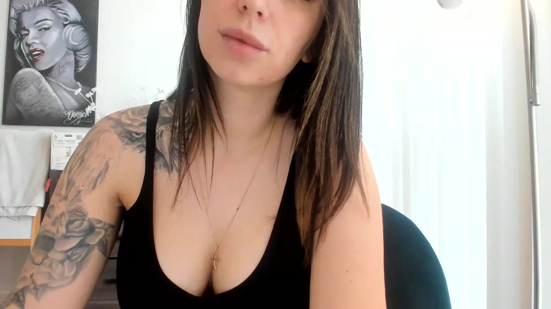Gallery image thumbnail from DavinaClairee's myfreecams stream on, 02/25/2023, 20:02 image 7 of 20