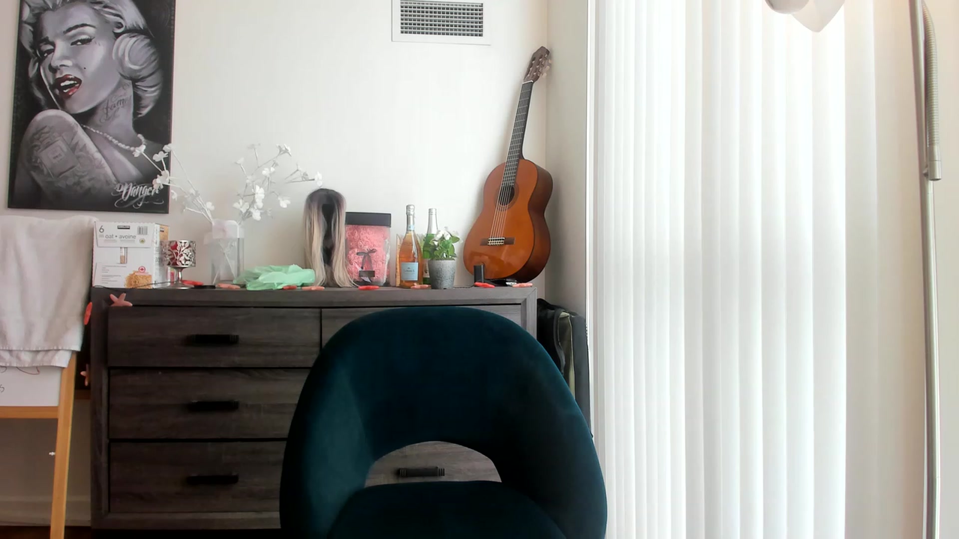 Gallery image thumbnail from DavinaClairee's myfreecams stream on, 02/25/2023, 20:02 image 16 of 20