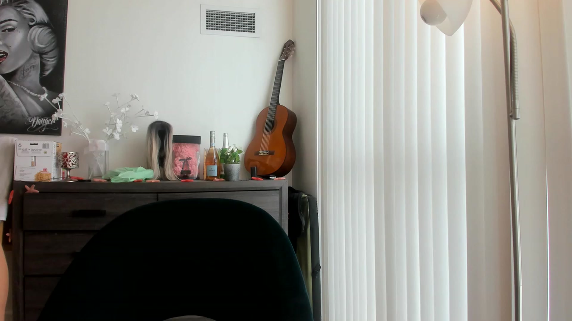 Gallery image thumbnail from DavinaClairee's myfreecams stream on, 02/25/2023, 20:02 image 19 of 20