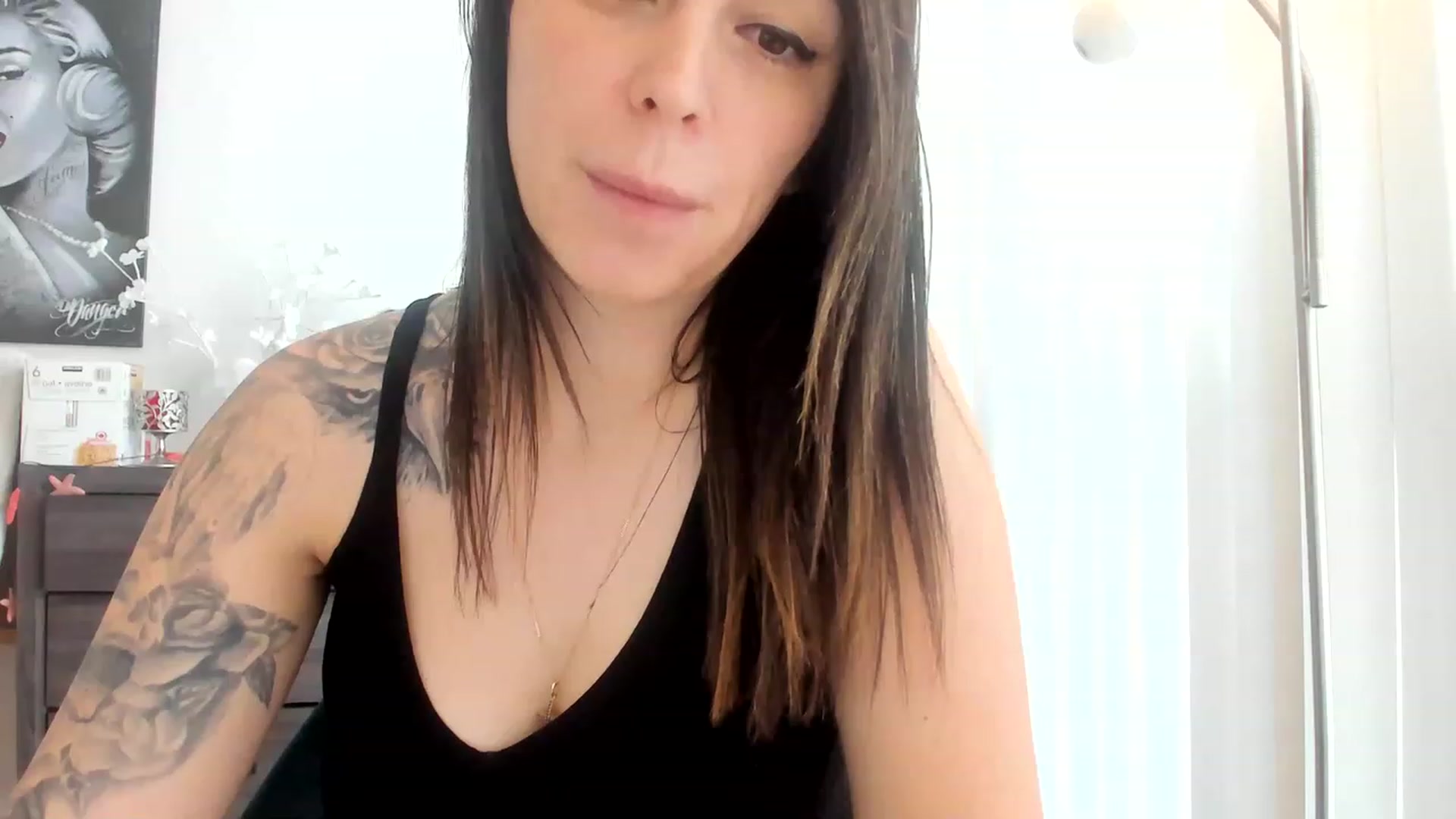 Gallery image thumbnail from DavinaClairee's myfreecams stream on, 02/25/2023, 20:34 image 4 of 20