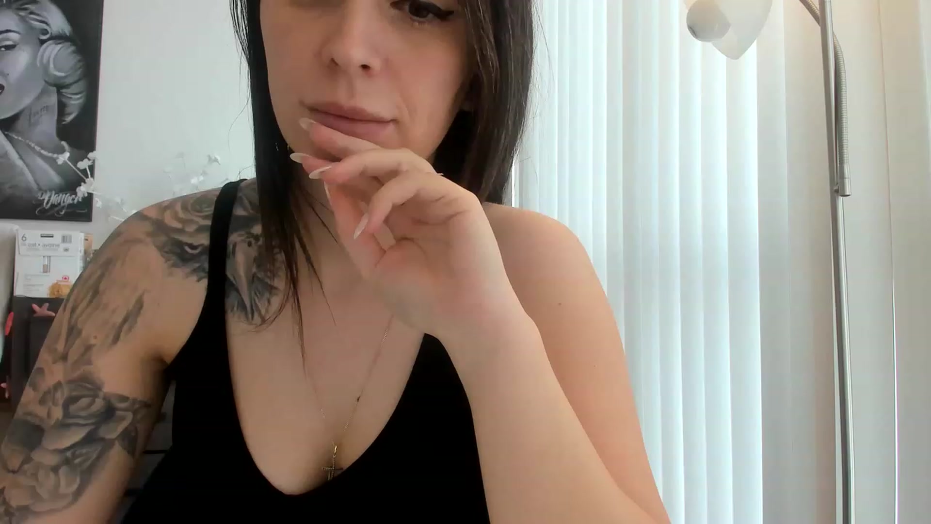 Gallery image thumbnail from DavinaClairee's myfreecams stream on, 02/25/2023, 20:34 image 13 of 20